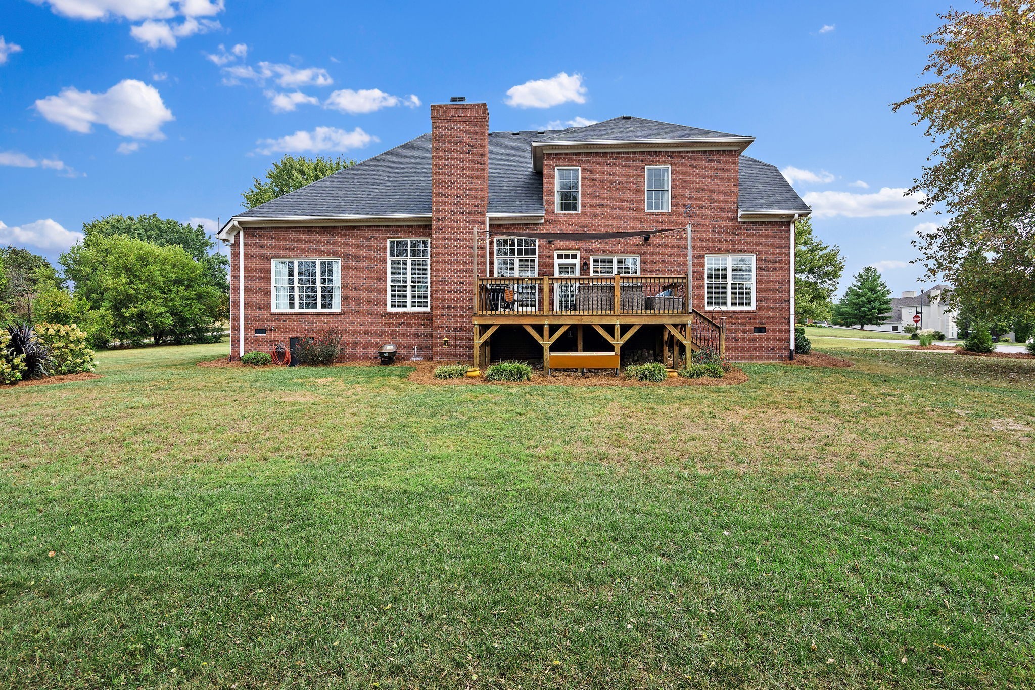 2727 McLemore Way