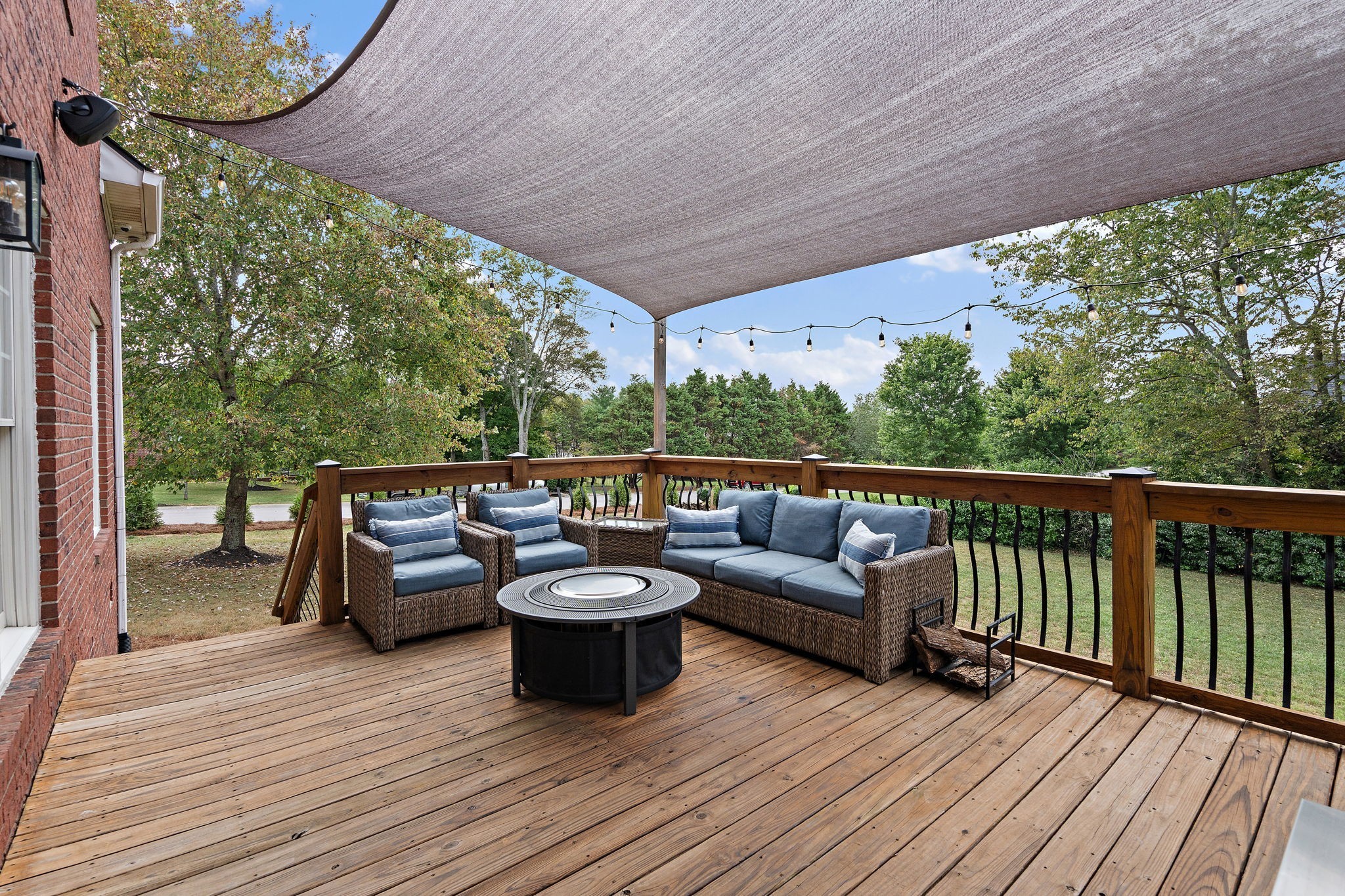 2727 McLemore Way