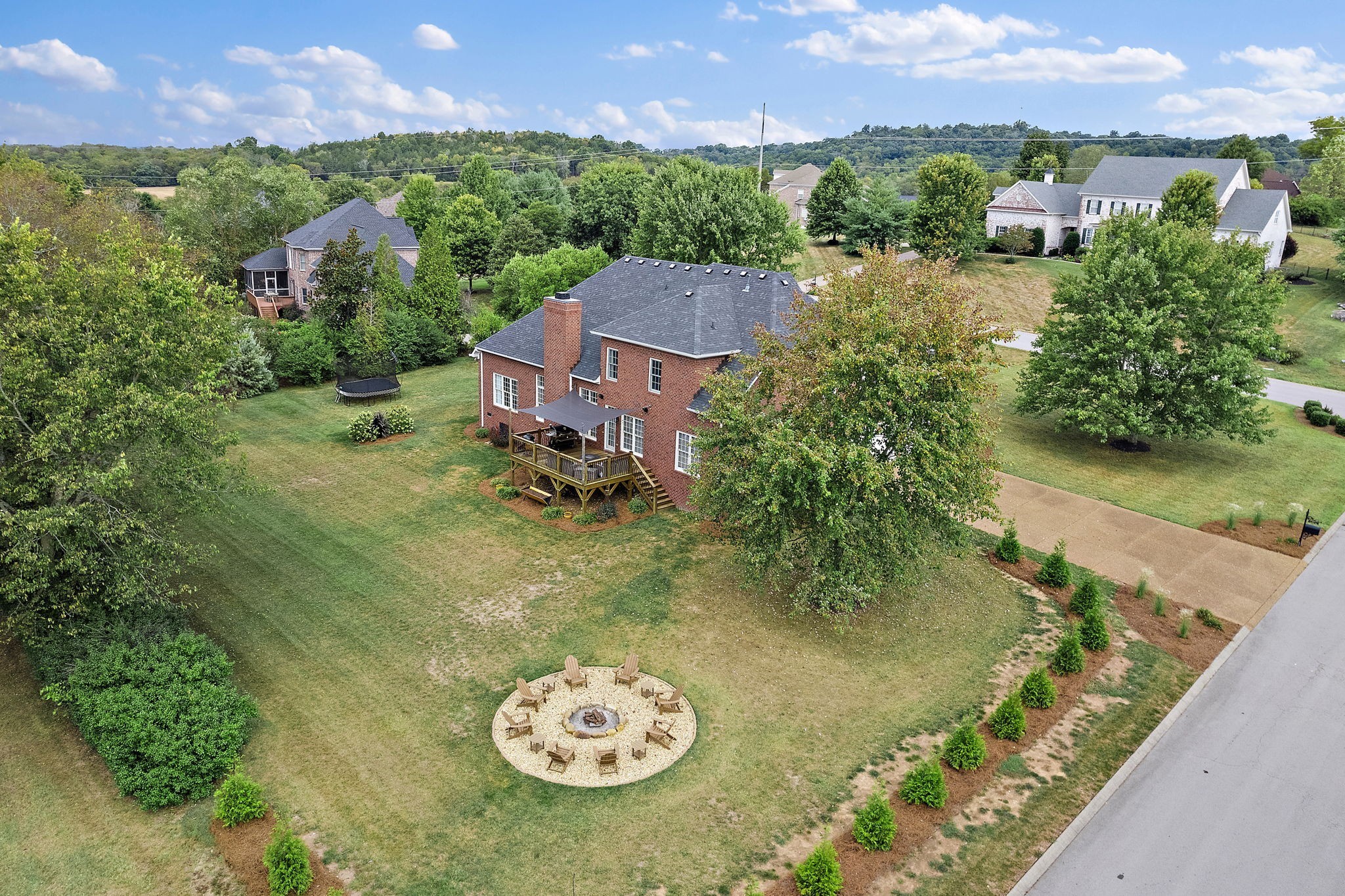2727 McLemore Way