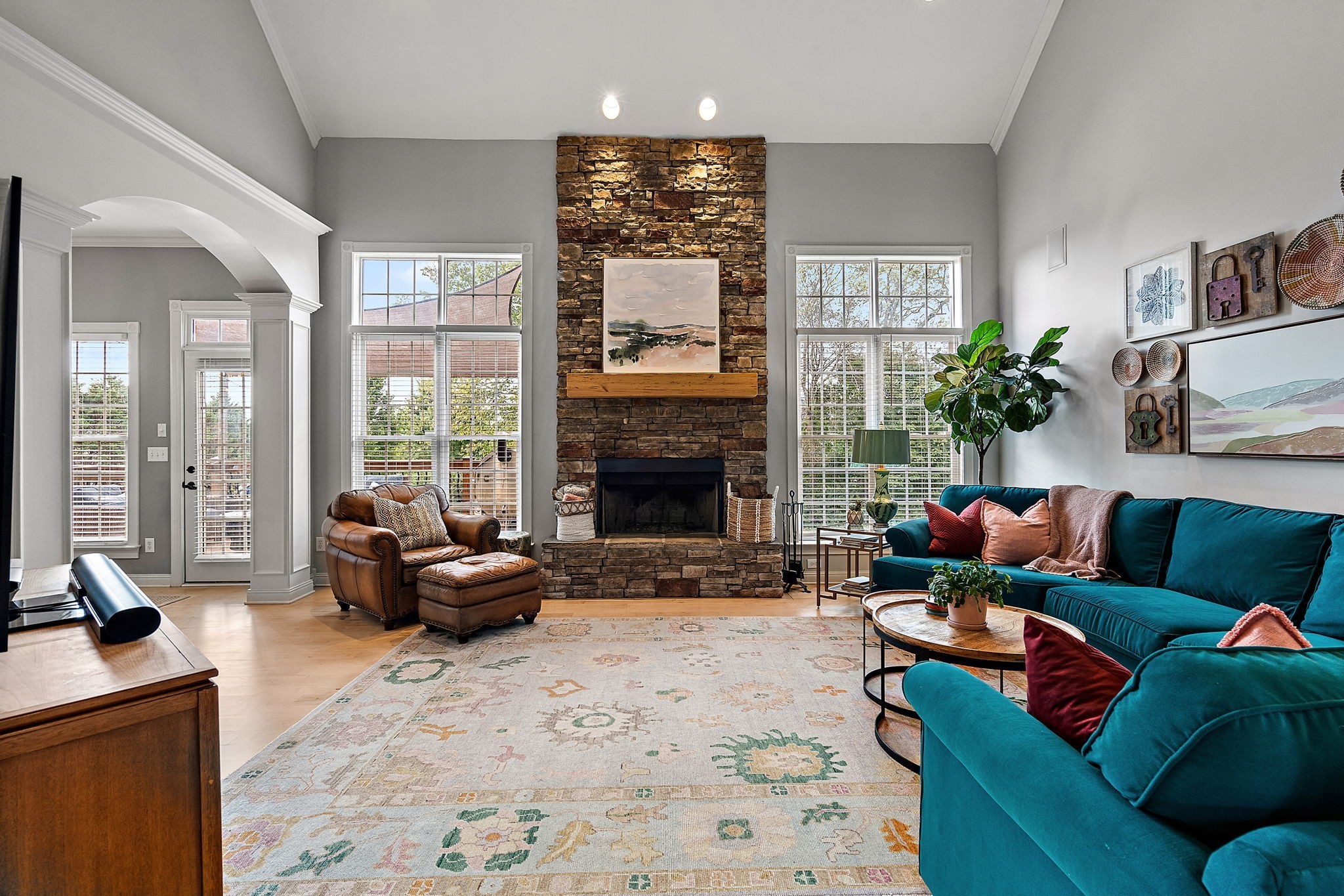 2727 McLemore Way