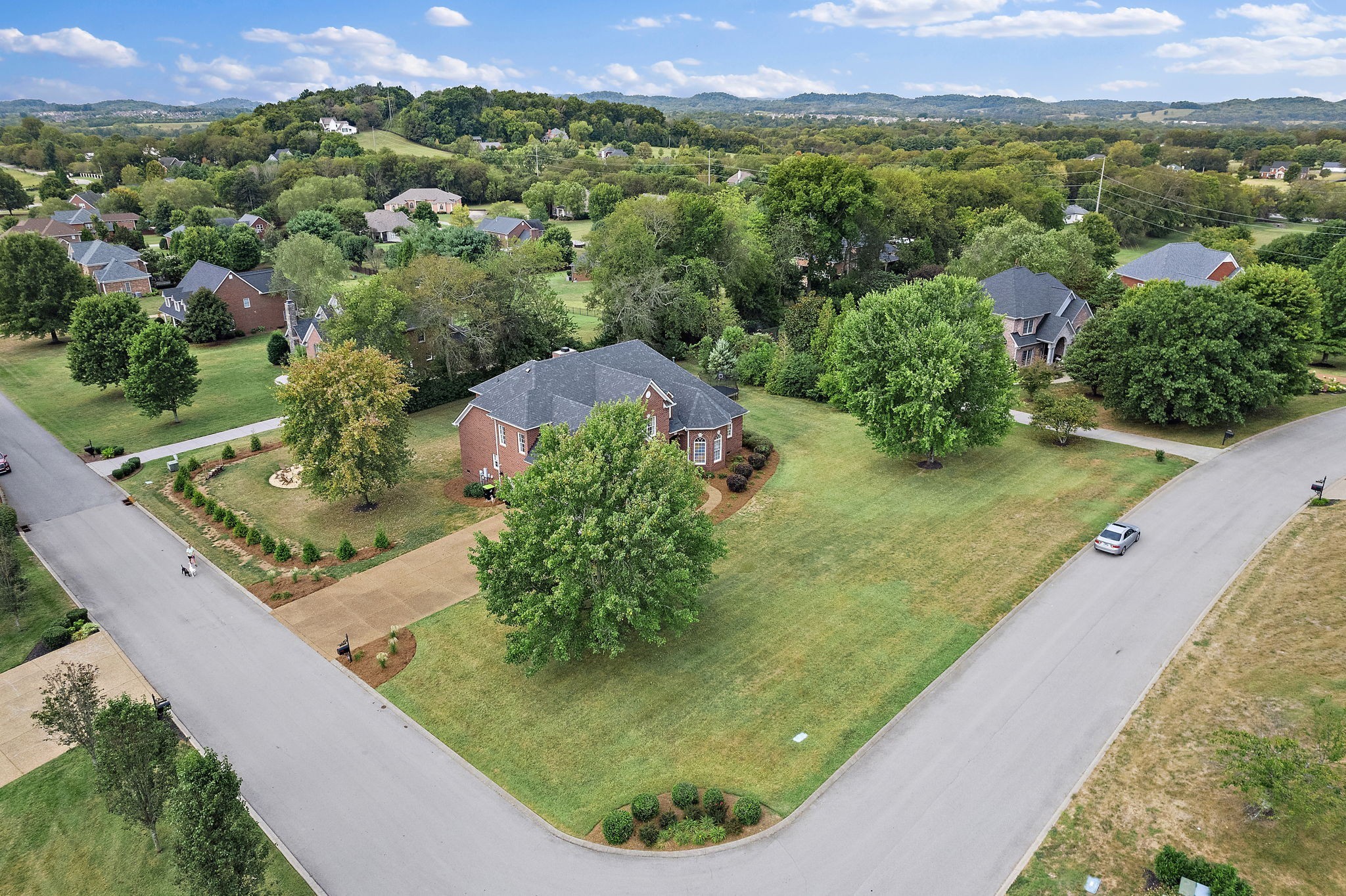 2727 McLemore Way