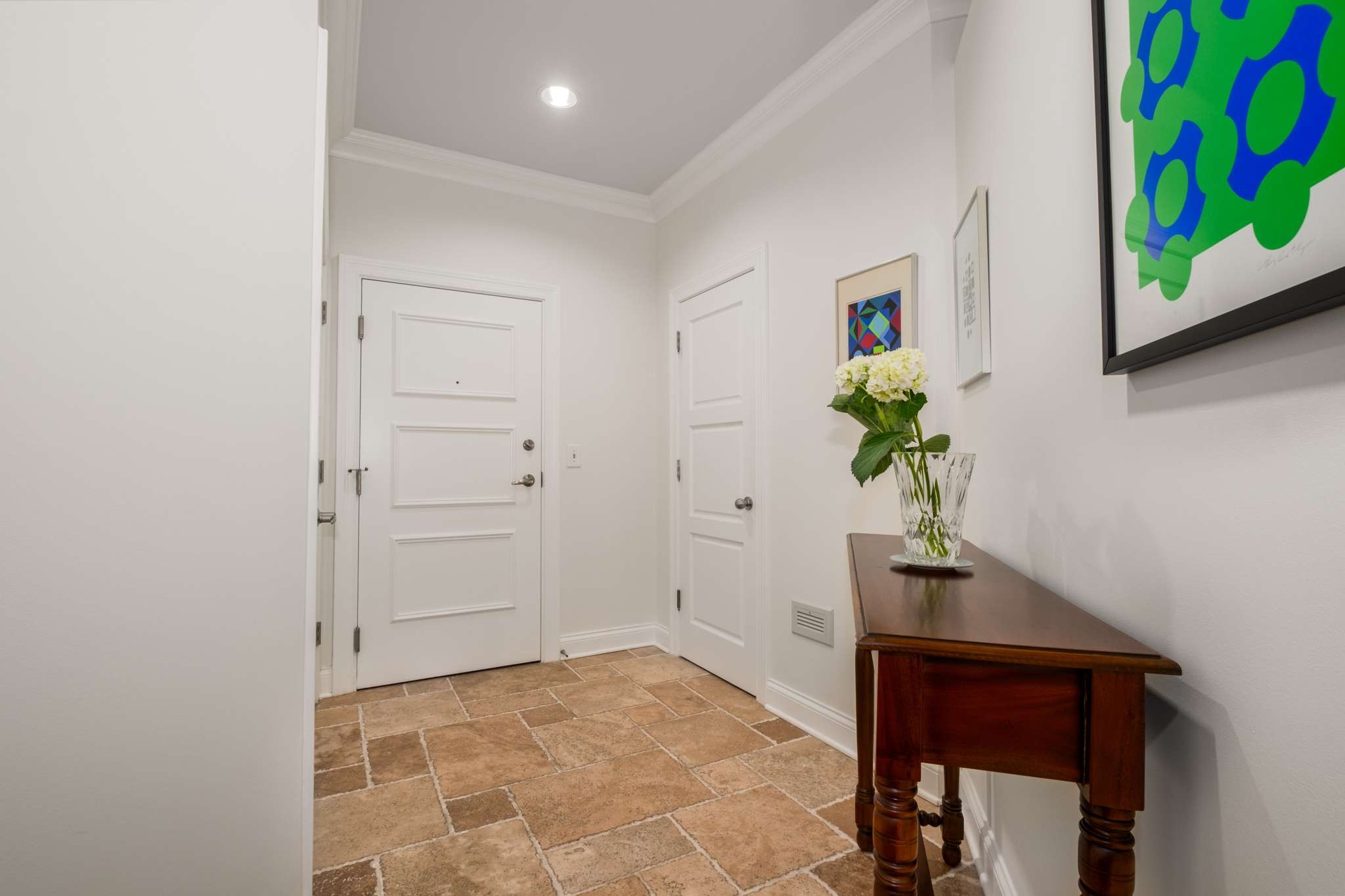 110 31st Ave, N Unit: 104