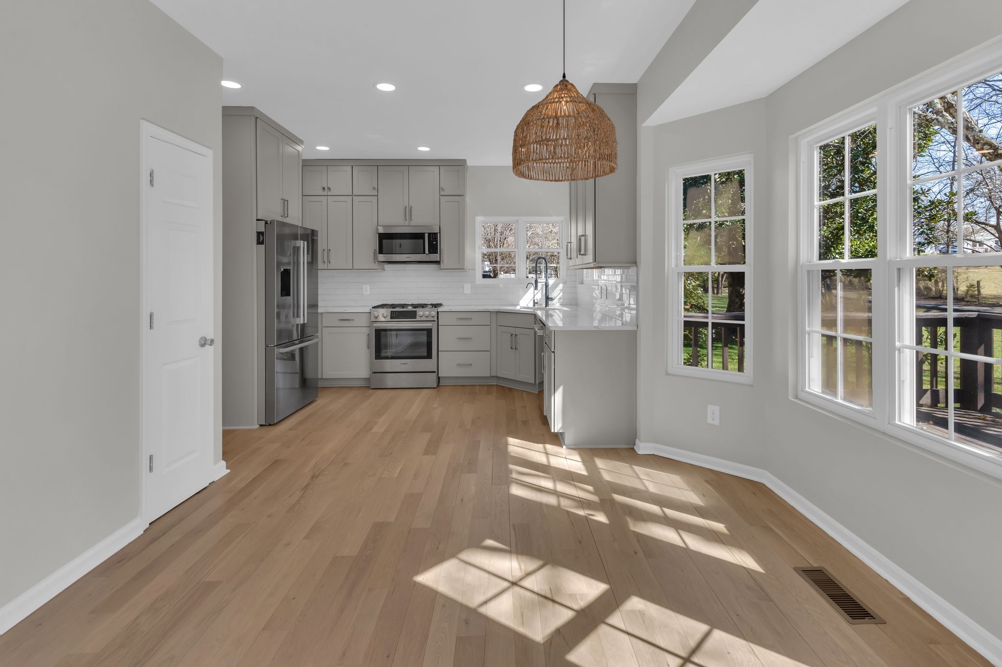 208 Cavalcade Cir