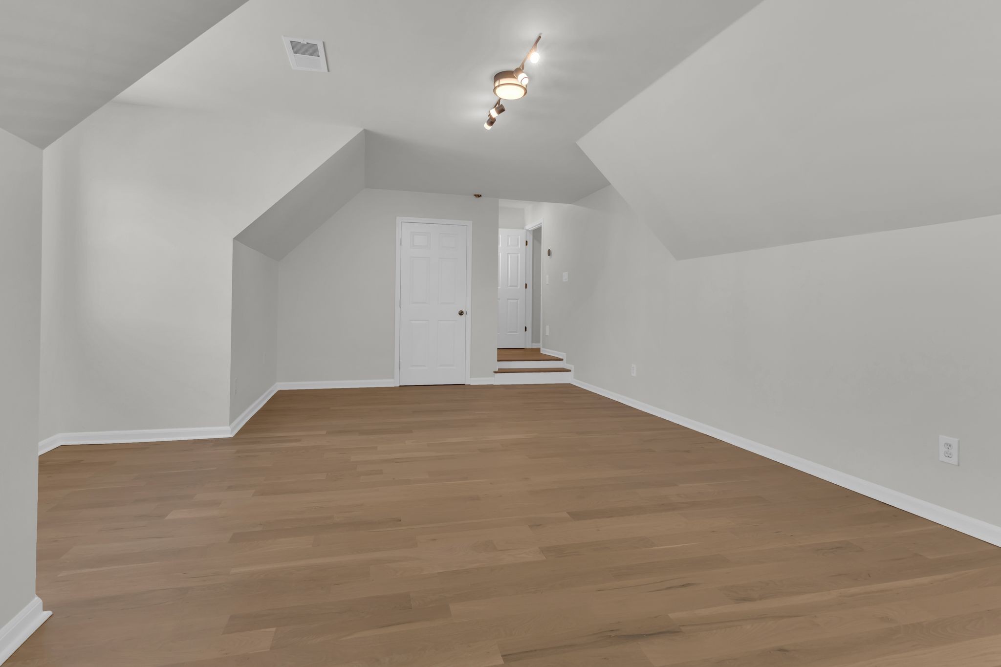 208 Cavalcade Cir