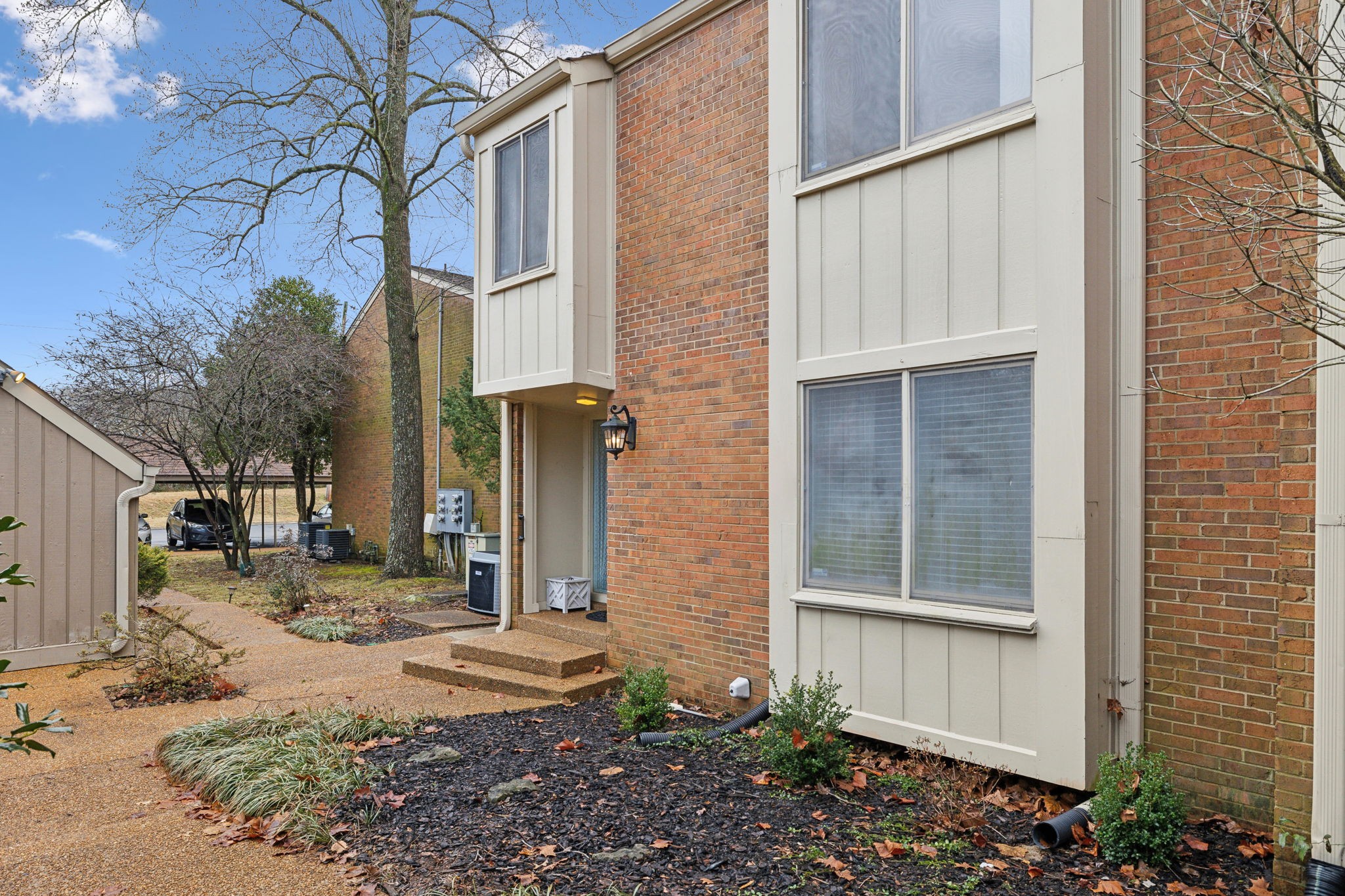 6903 Highland Park Dr