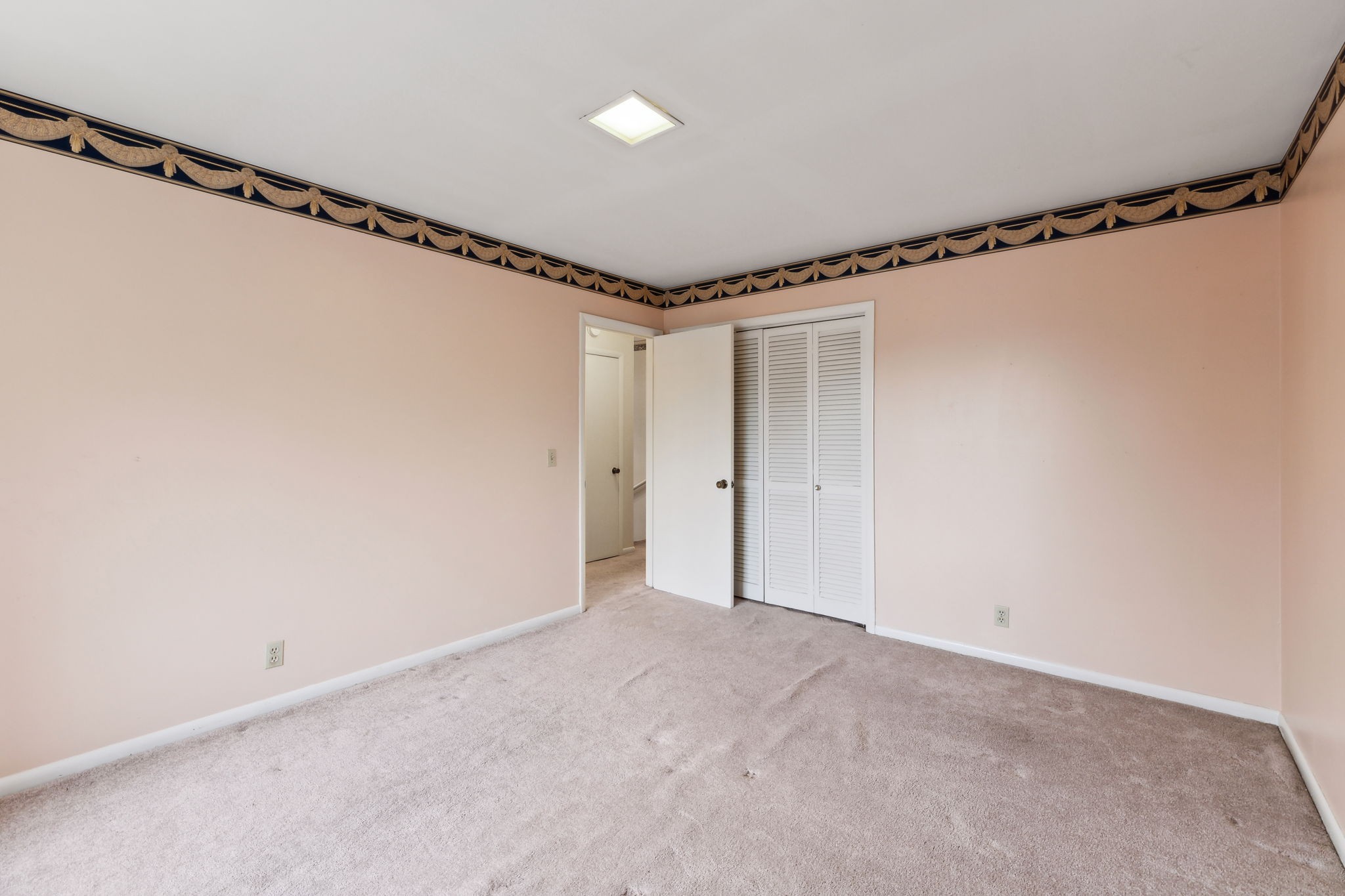 6903 Highland Park Dr