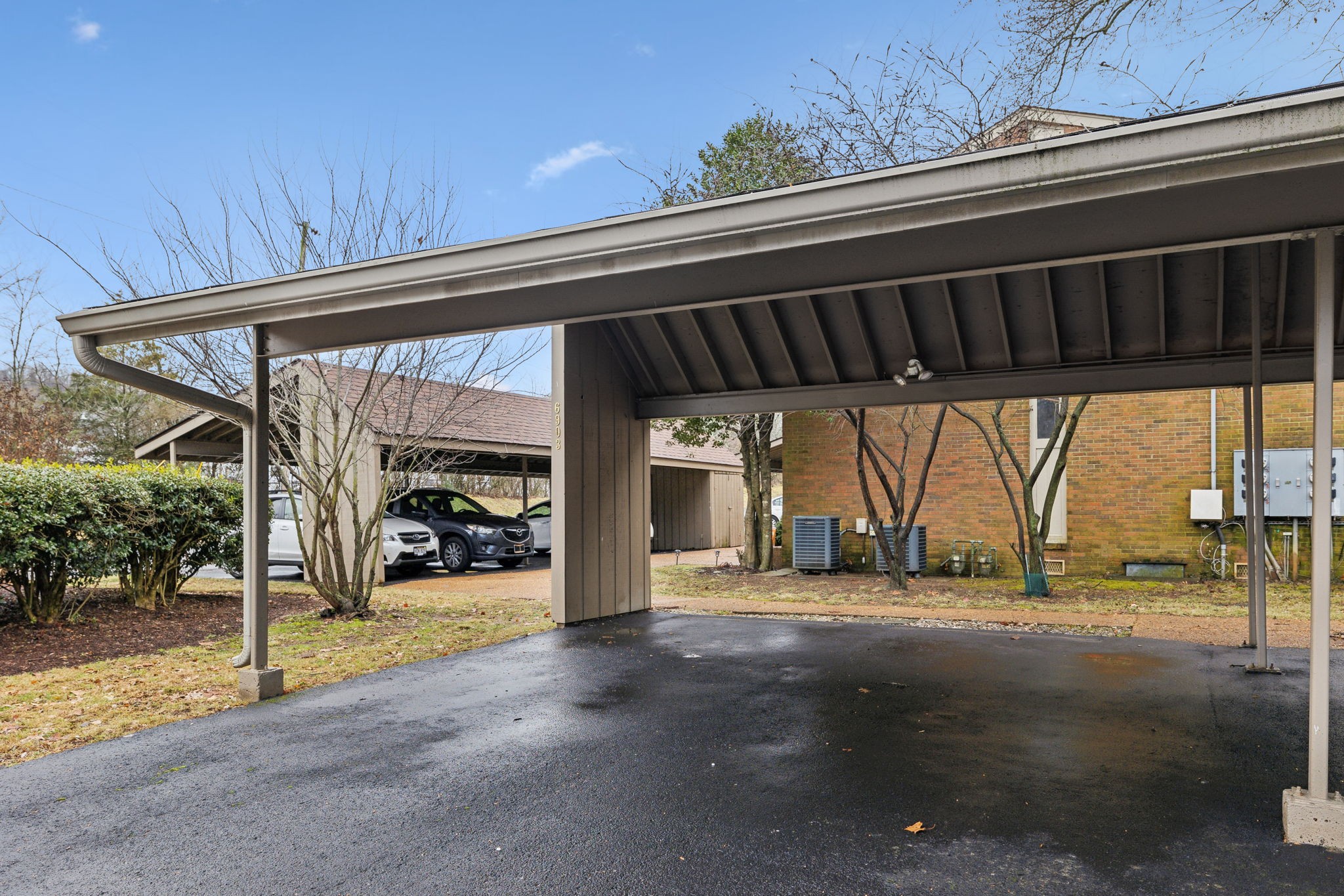 6903 Highland Park Dr