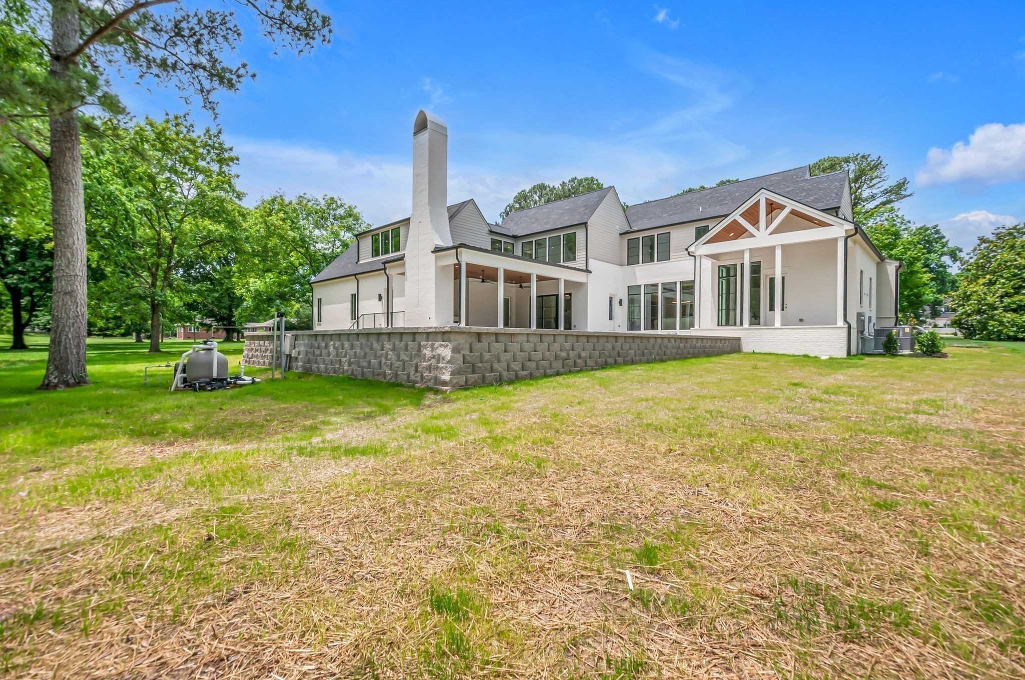 6305 Robin Hill Rd