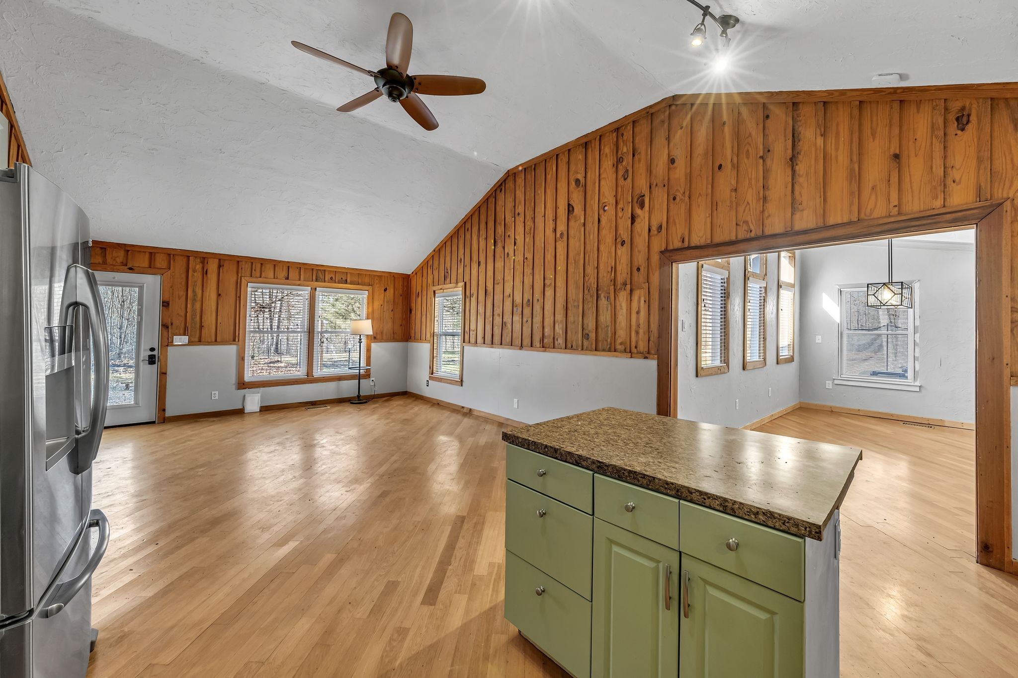 290 Deerwood Rd