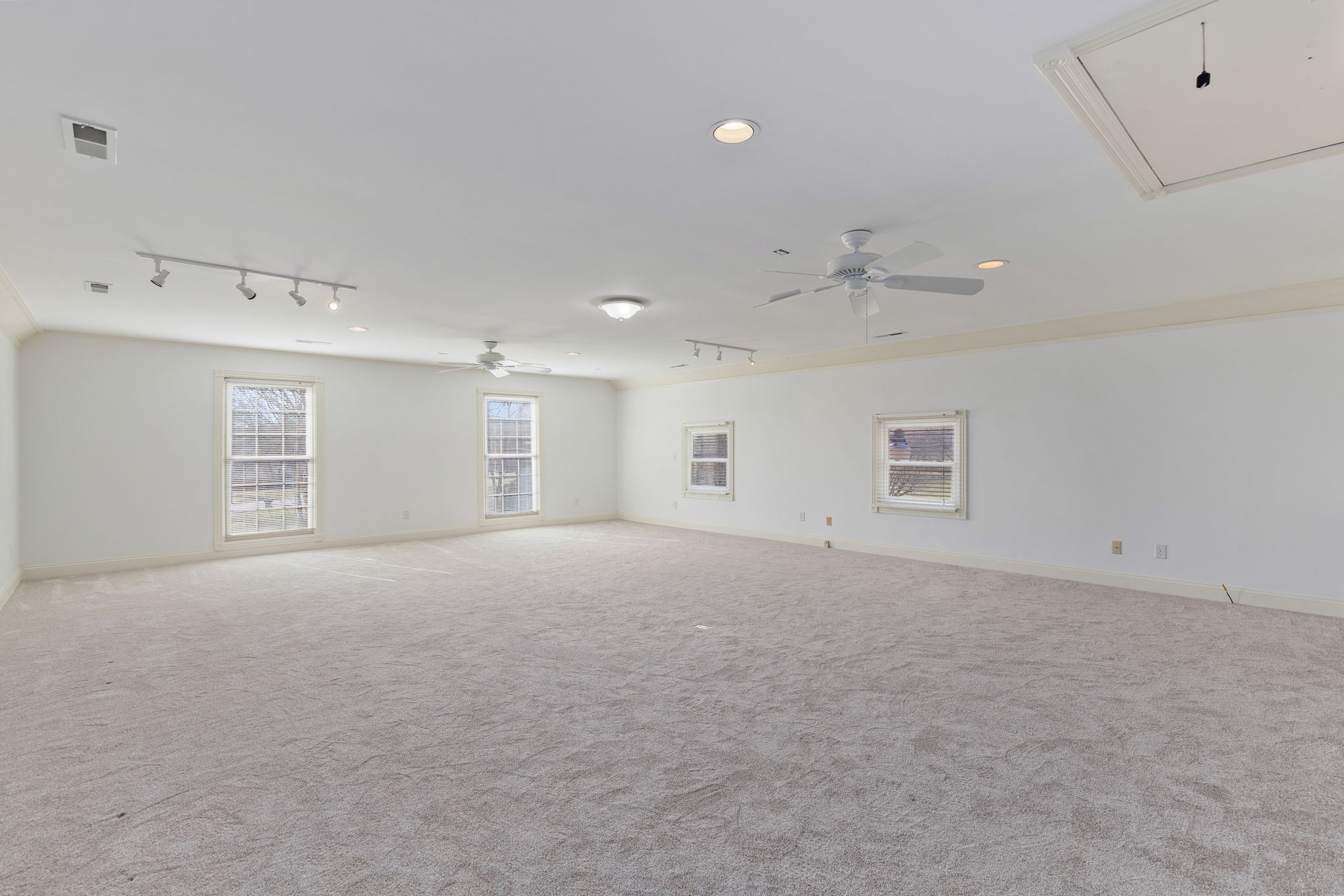 1205 Stirlingshire Dr