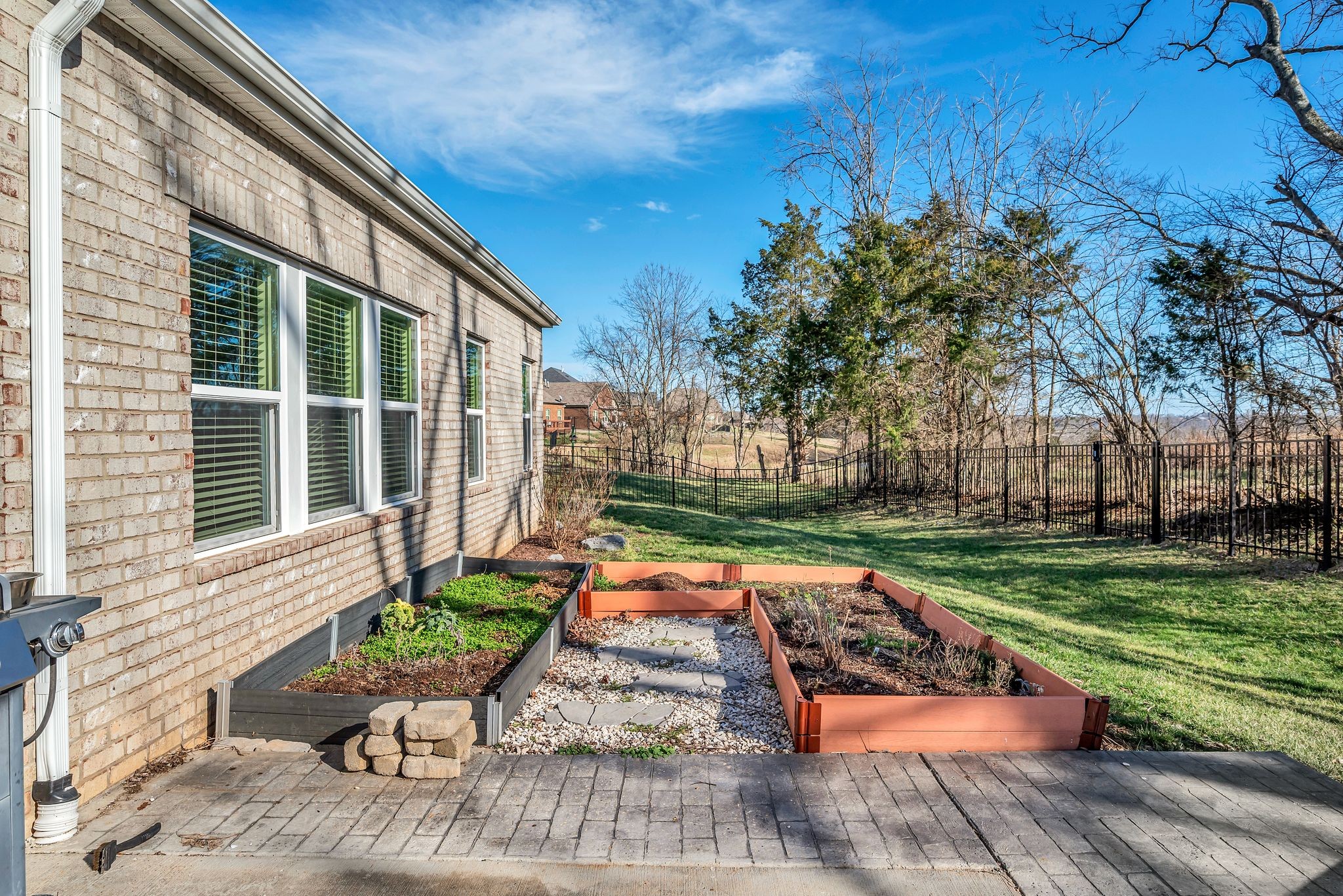 5008 Riverbank Dr