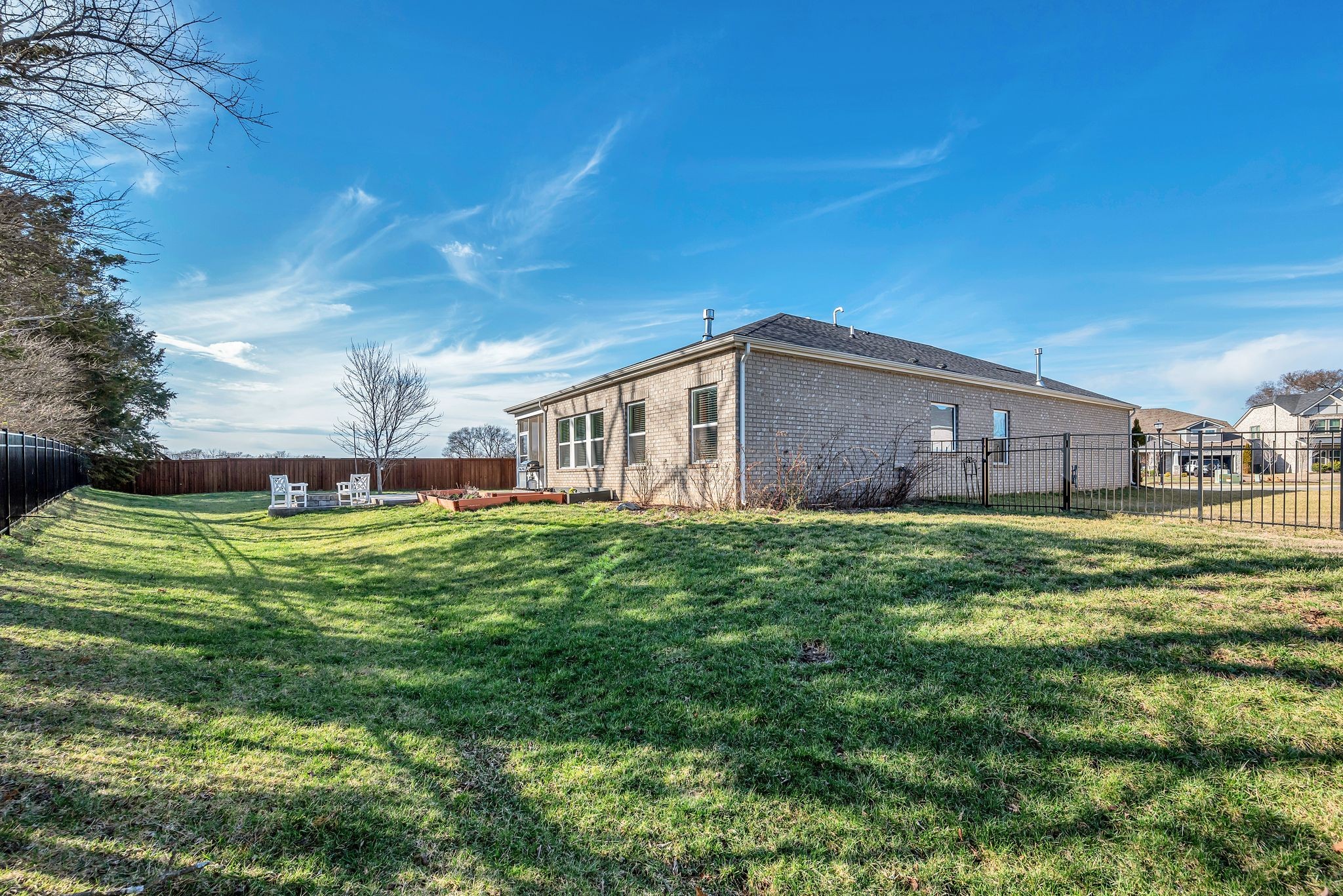 5008 Riverbank Dr
