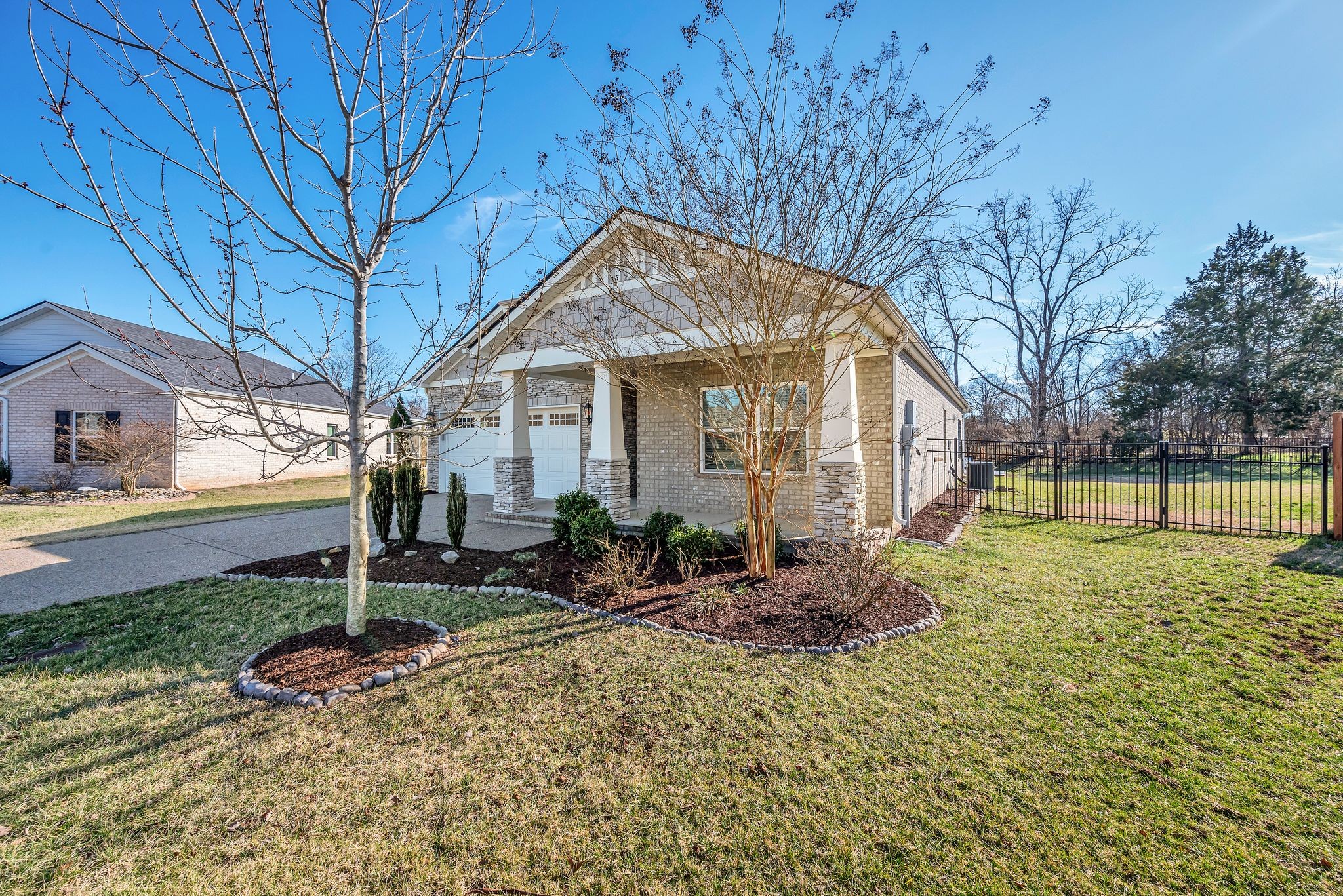 5008 Riverbank Dr