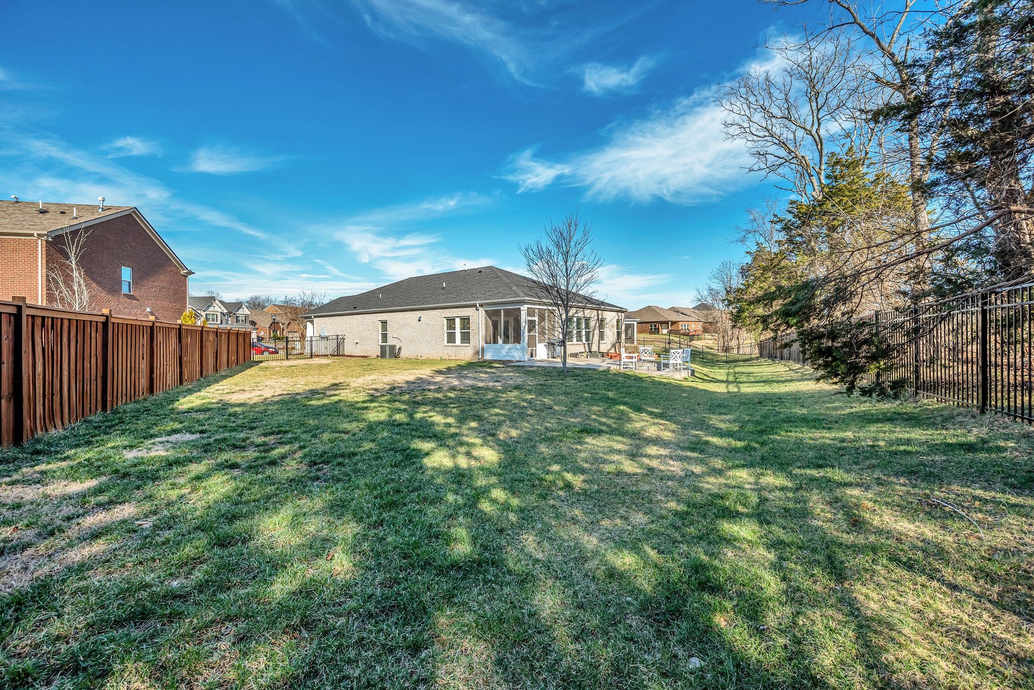 5008 Riverbank Dr