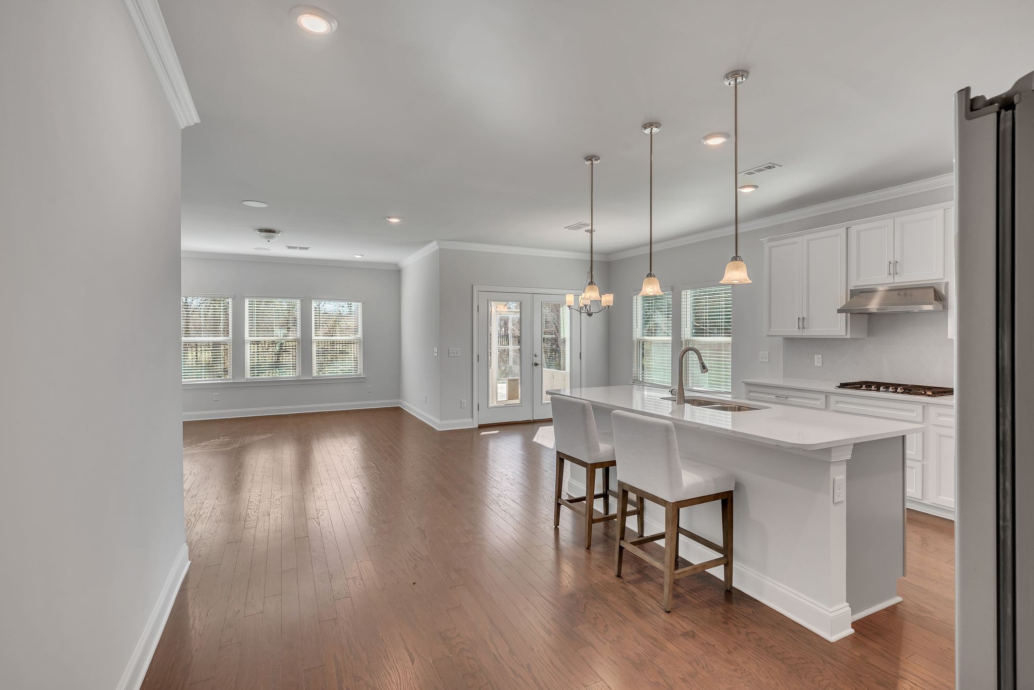 5008 Riverbank Dr