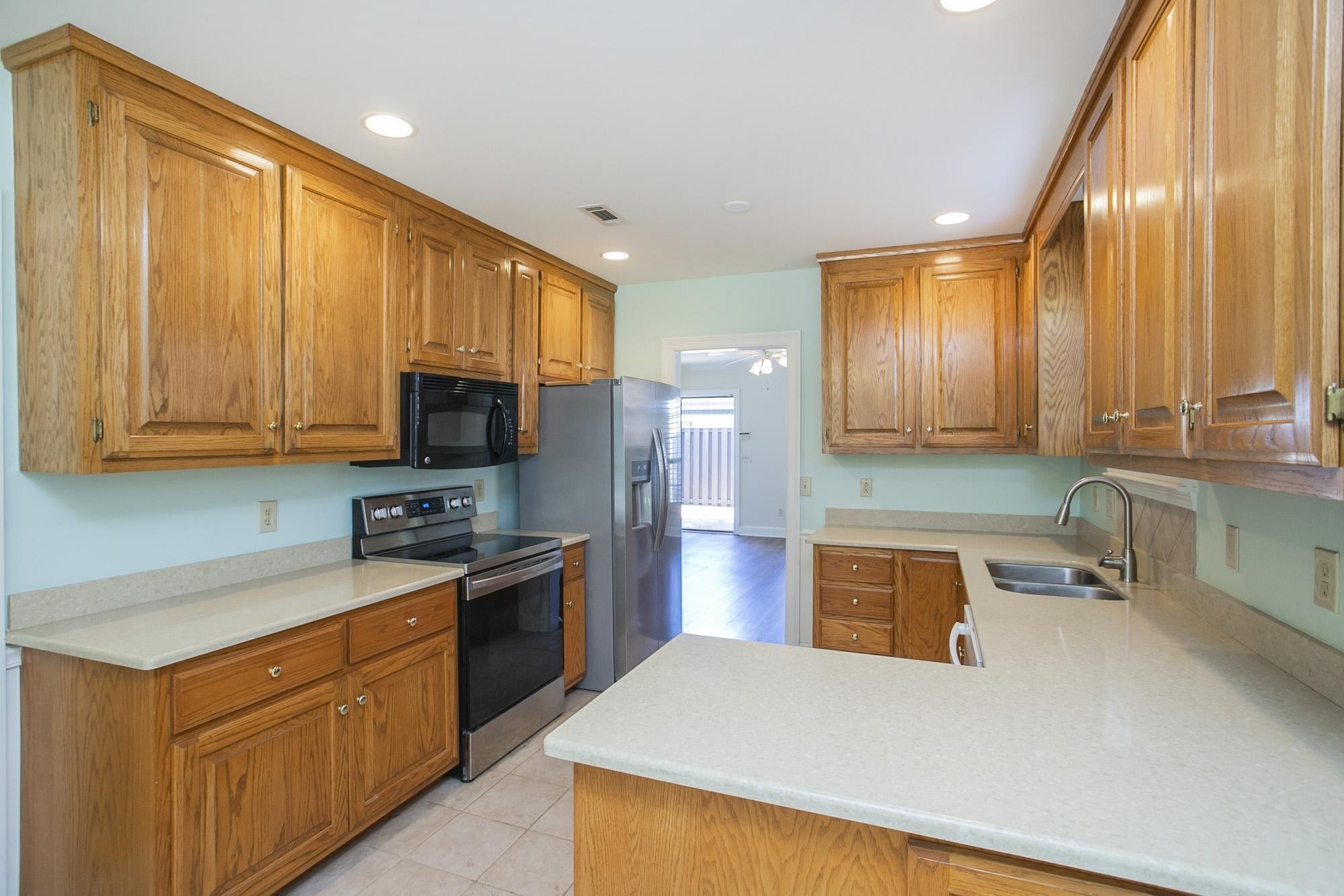 8501 Sawyer Brown Rd