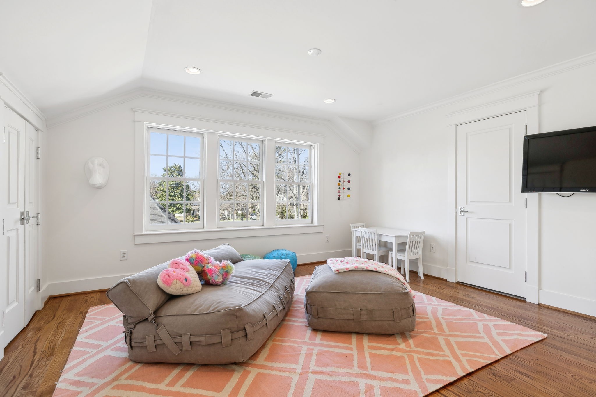 127 Blackburn Ave