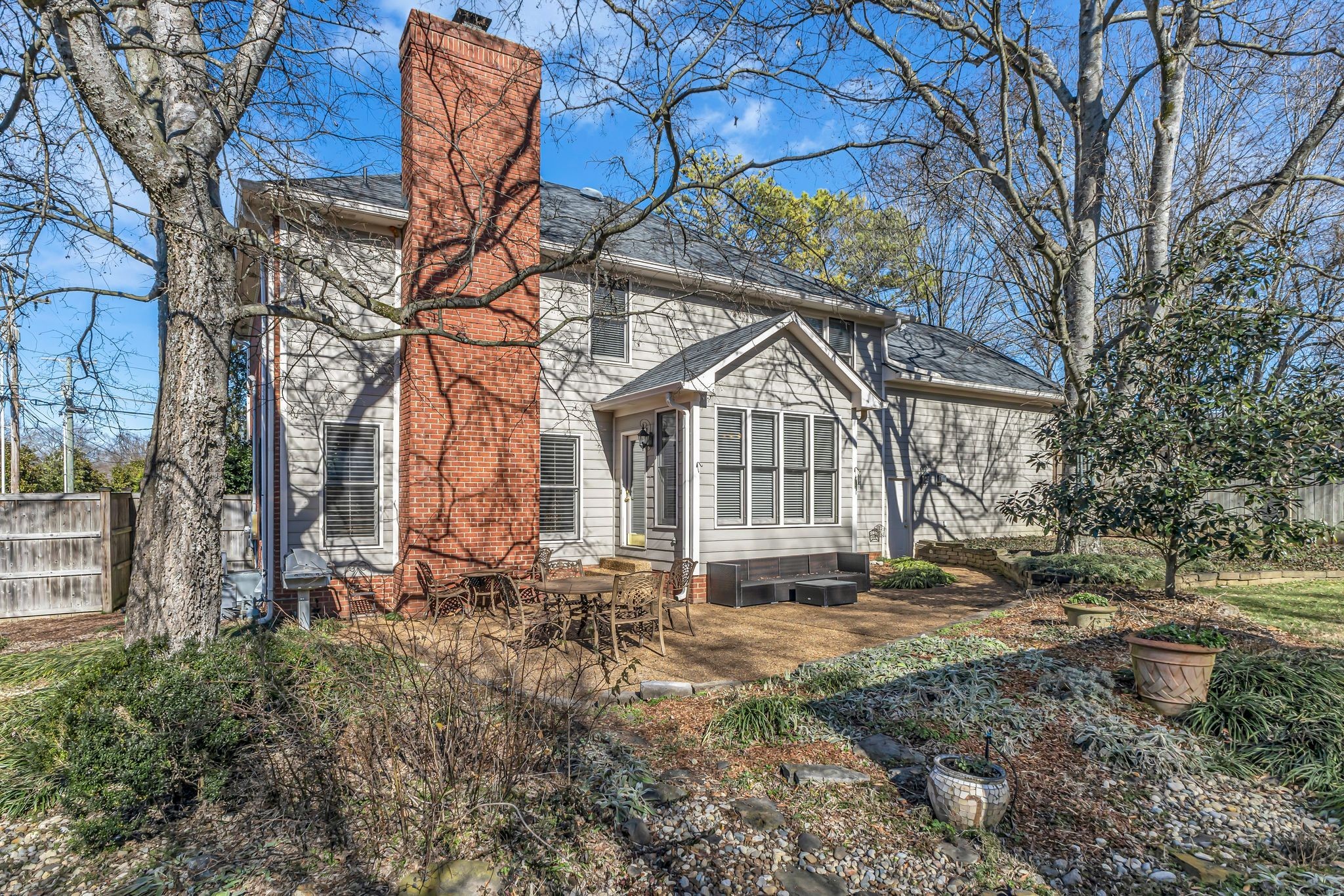 4011 Wayland Dr