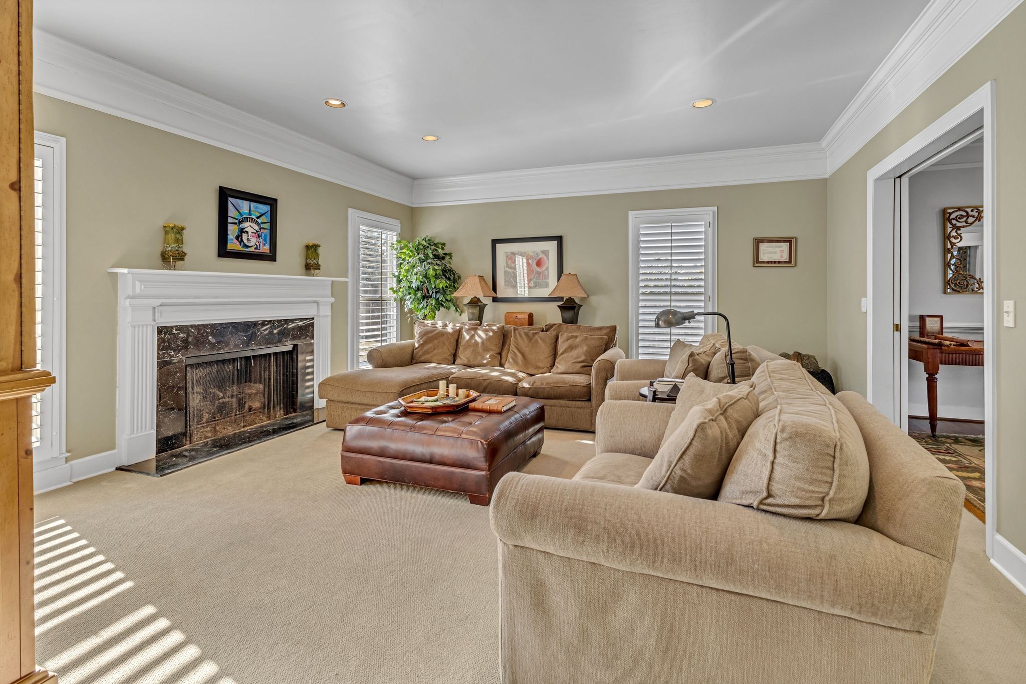 4011 Wayland Dr