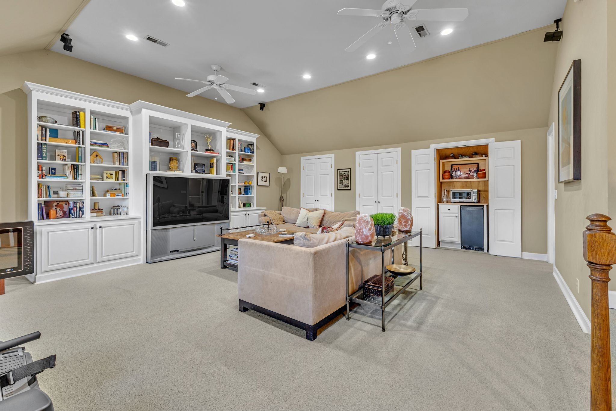 4011 Wayland Dr