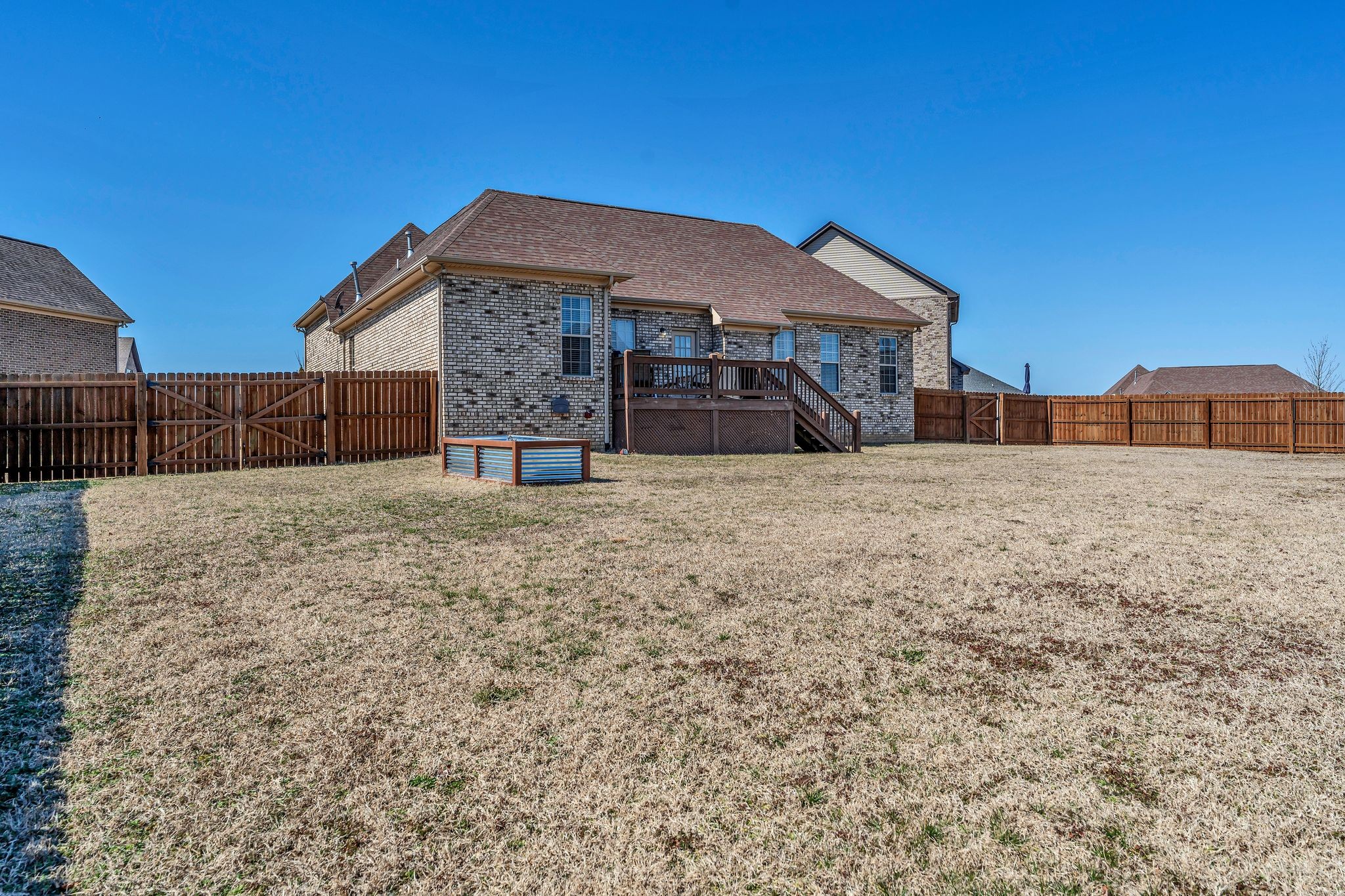 104 Howes Pl
