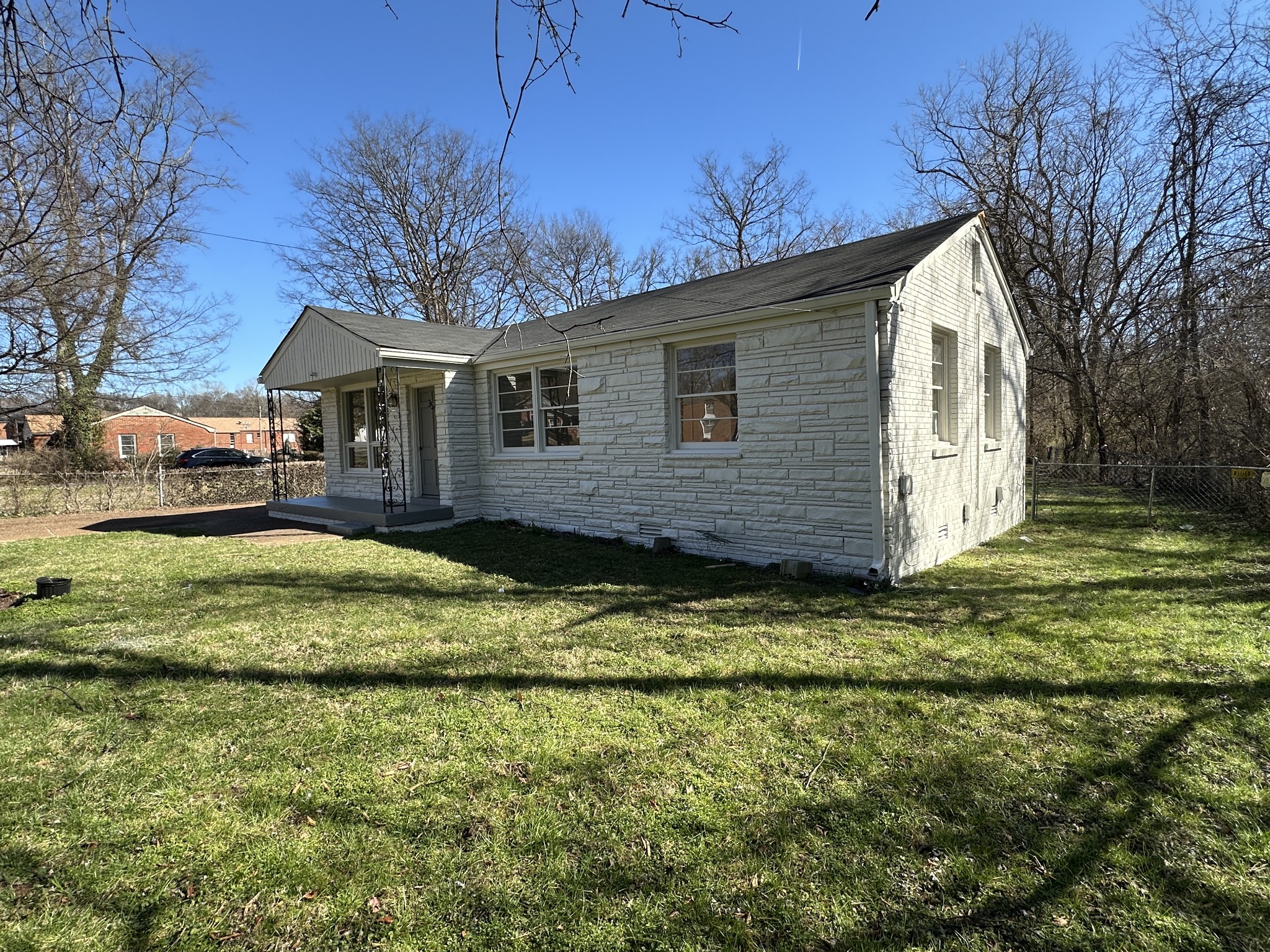 35 Whitsett Rd