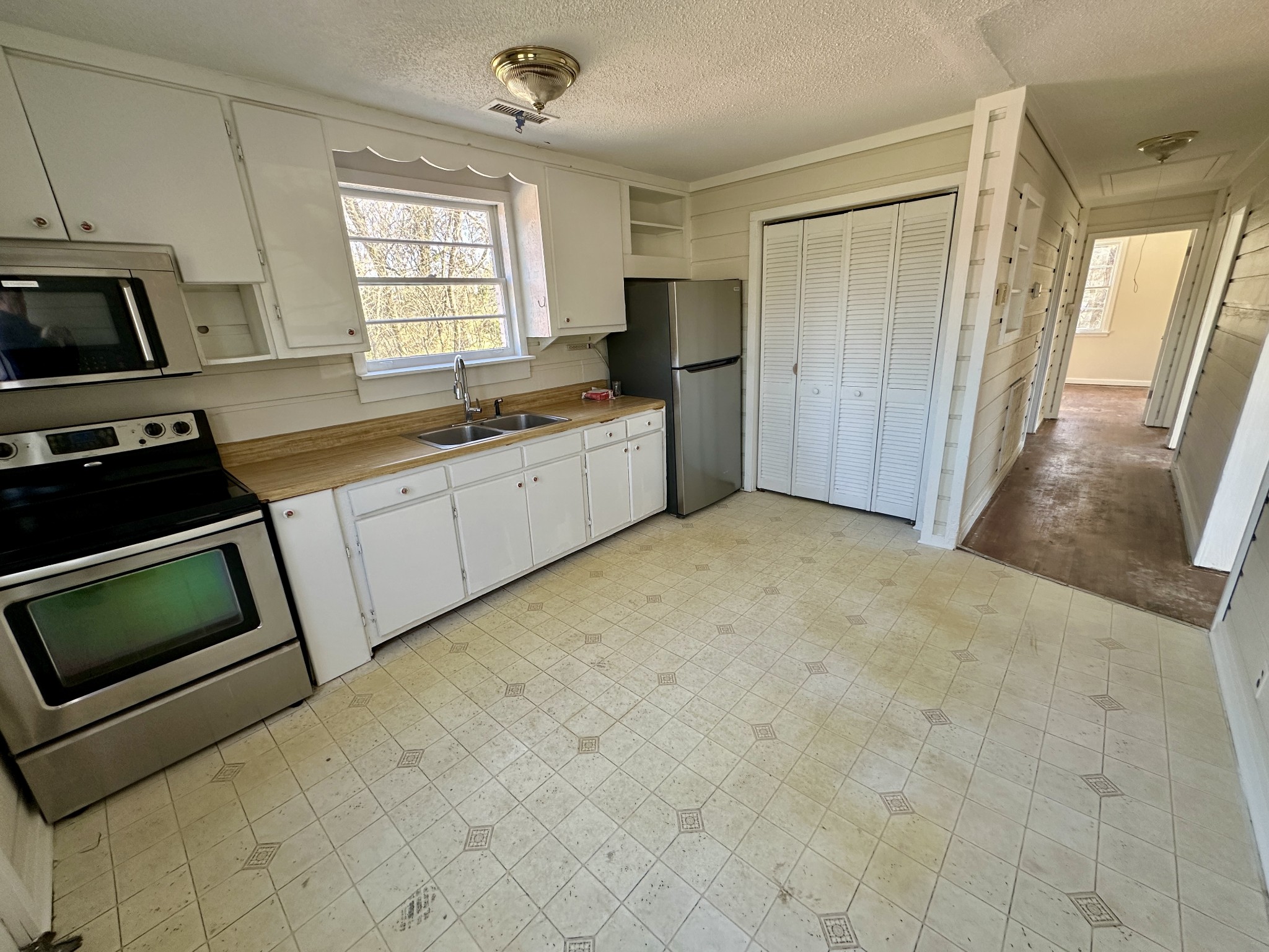 35 Whitsett Rd