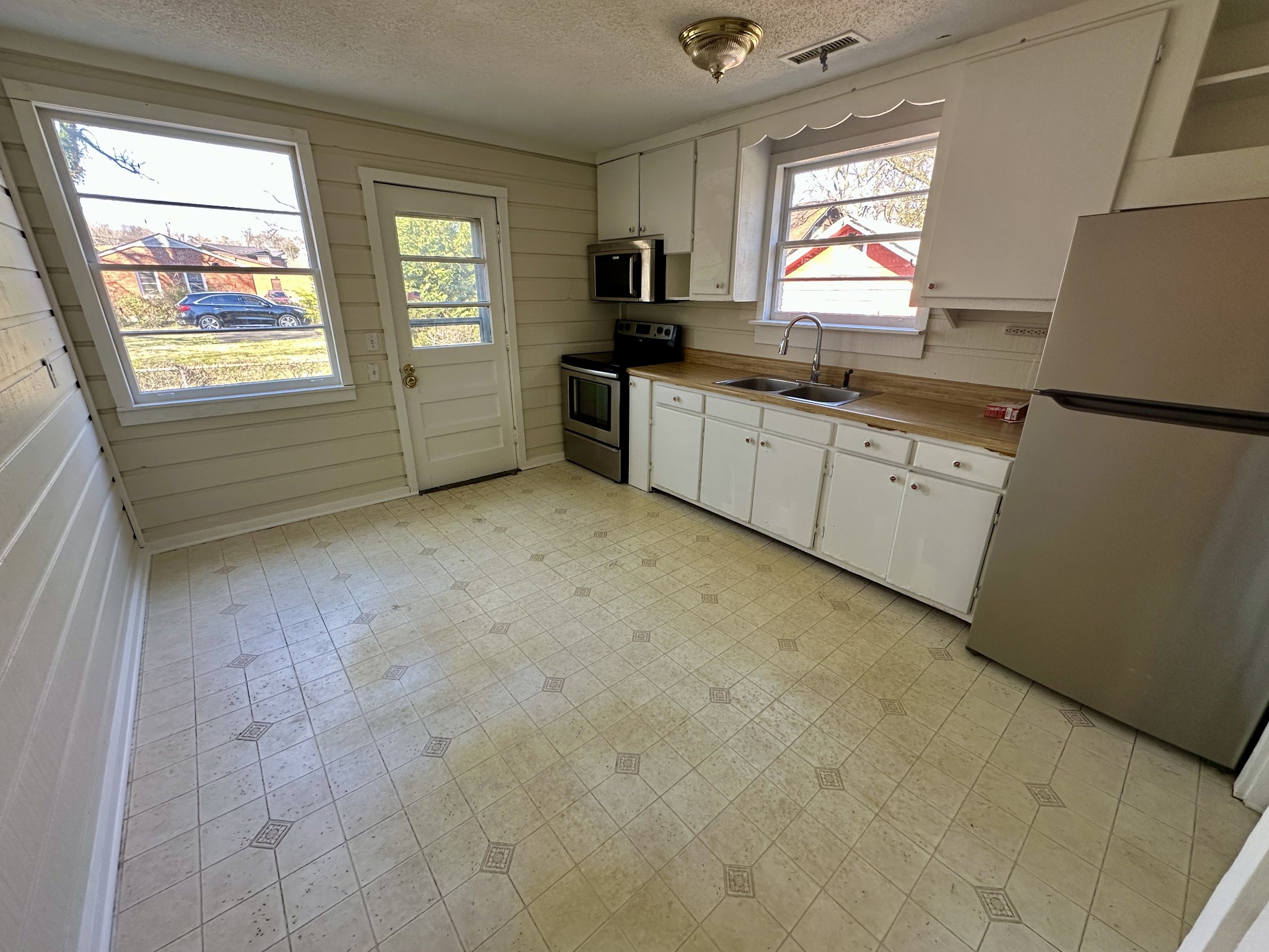 35 Whitsett Rd