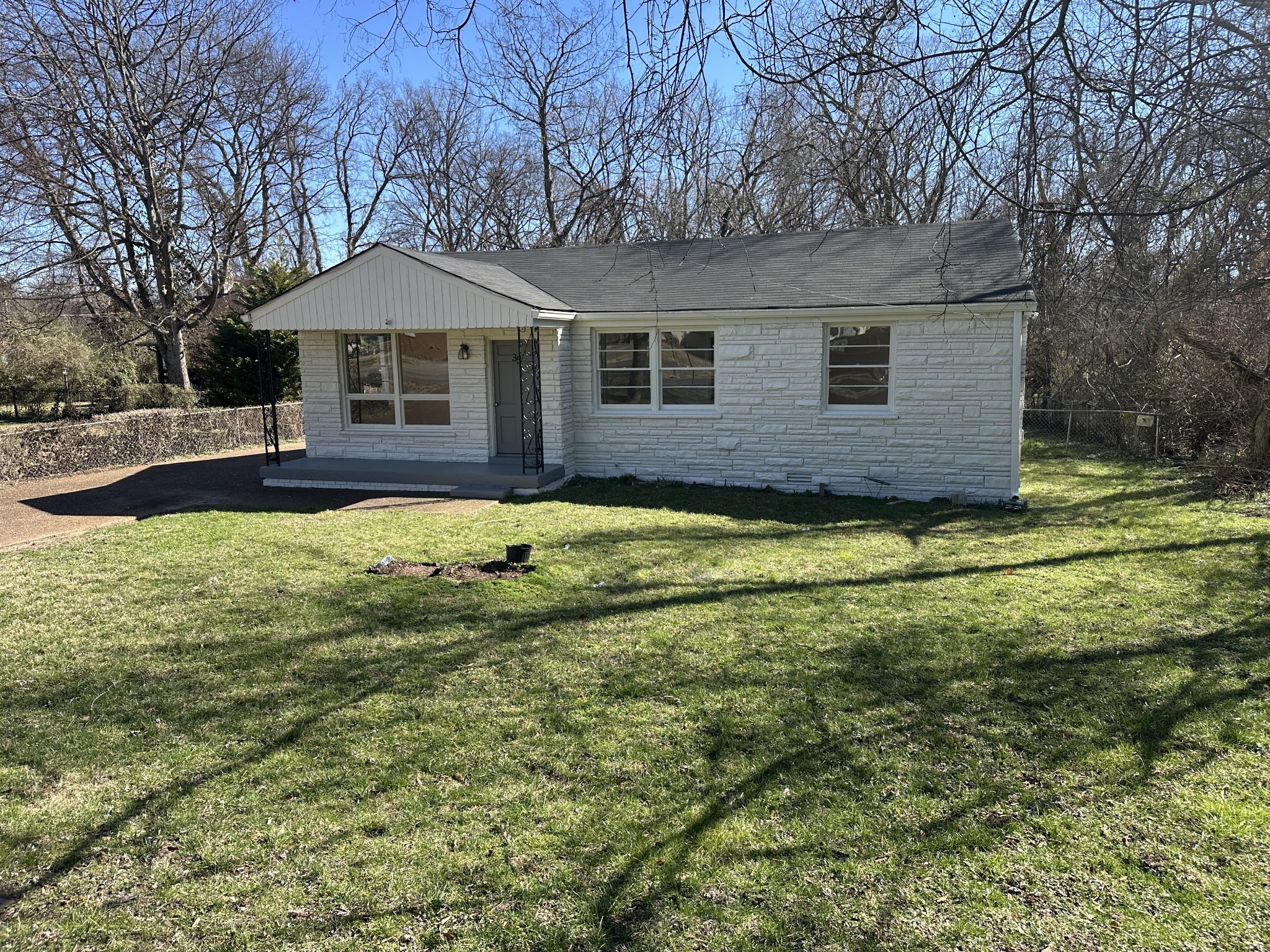35 Whitsett Rd