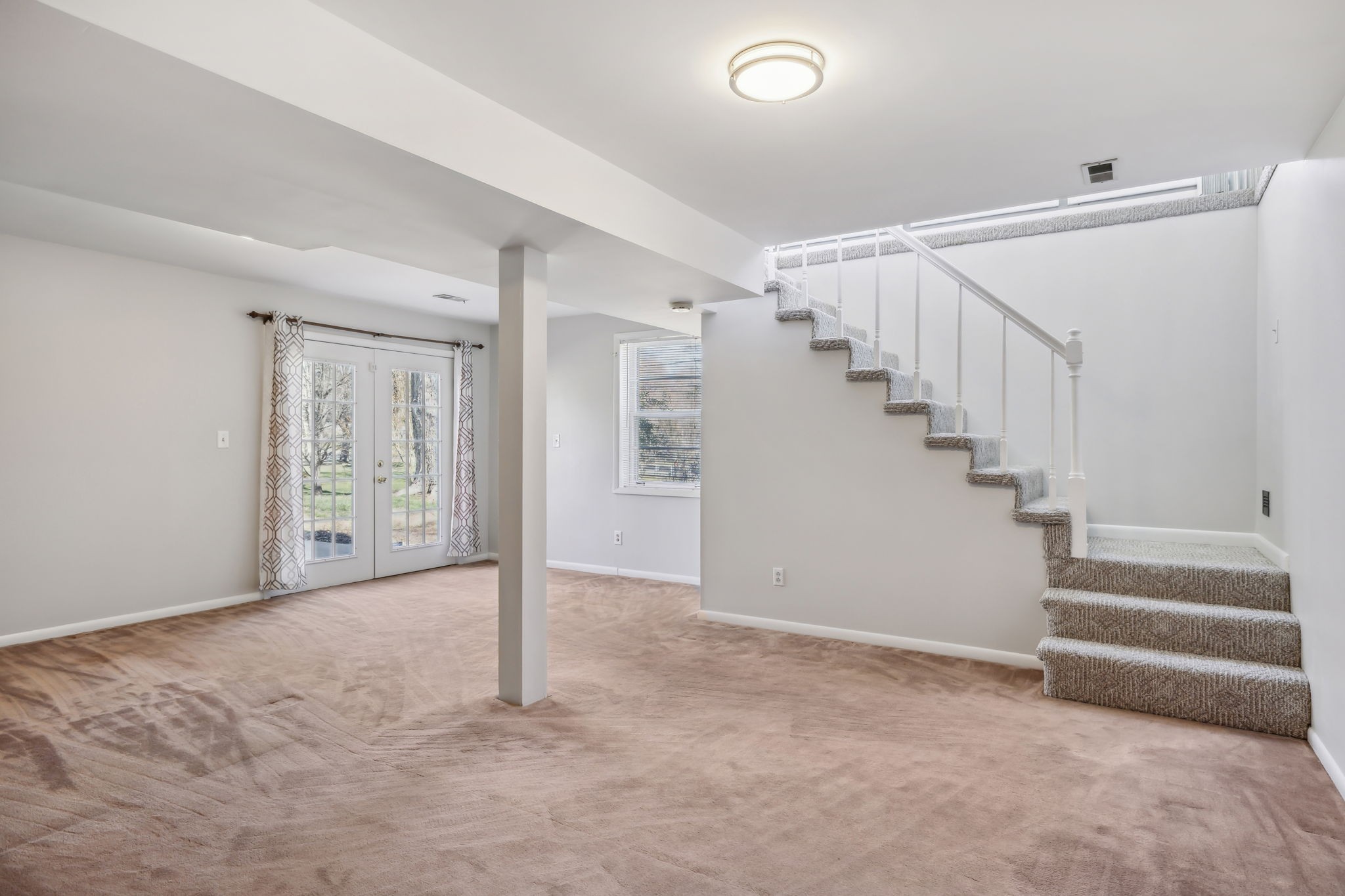 500 Barrywood Dr