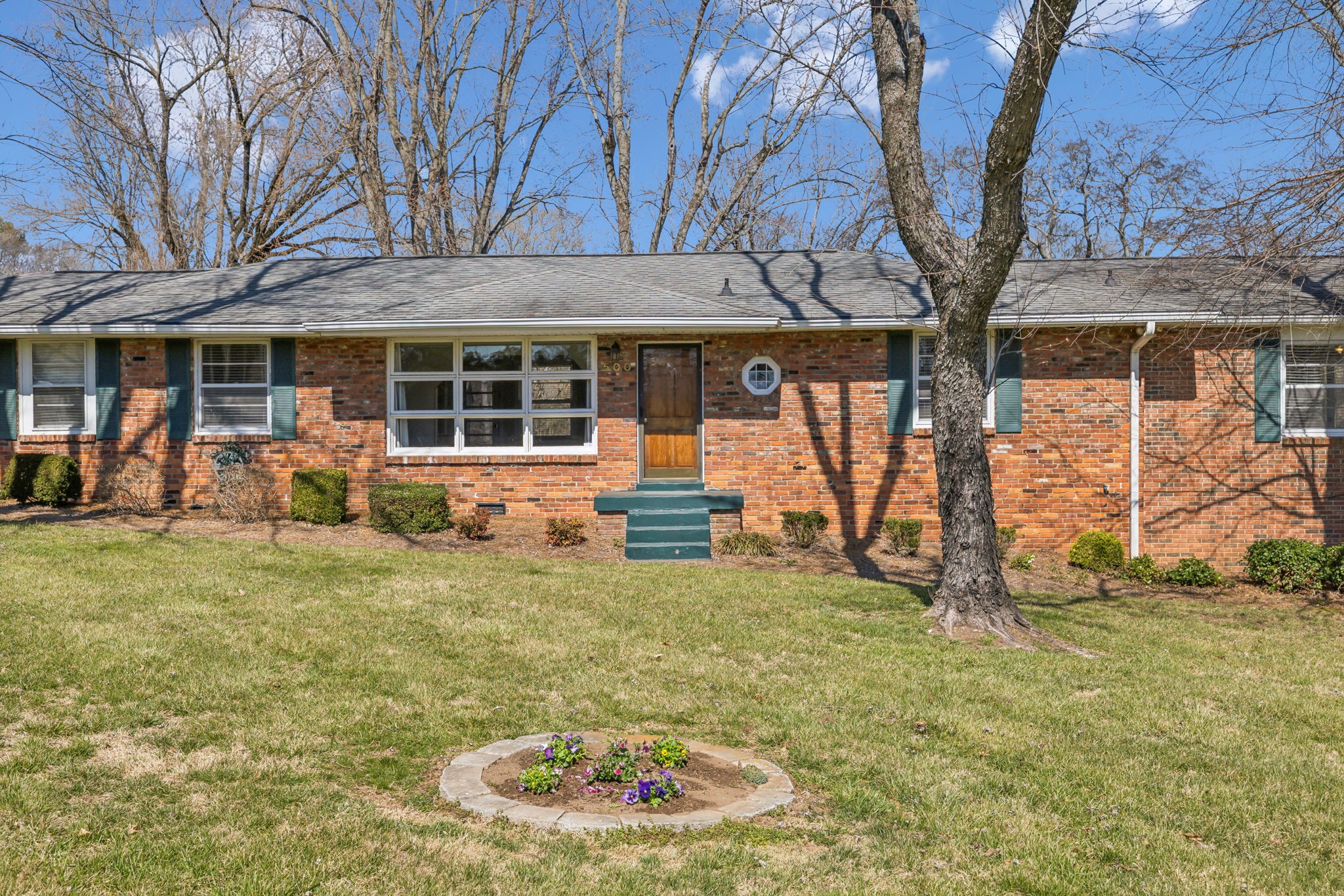 500 Barrywood Dr