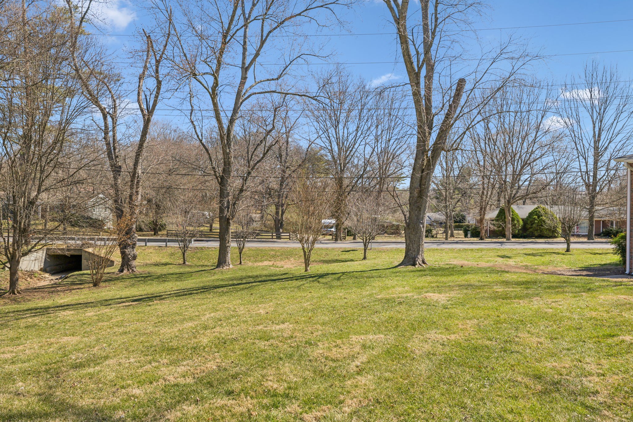 500 Barrywood Dr