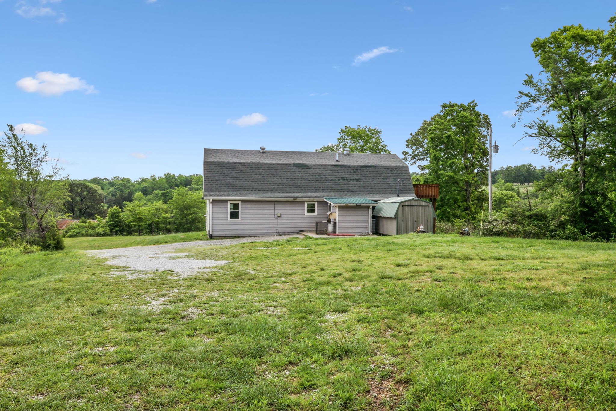945 Sheehy Rd