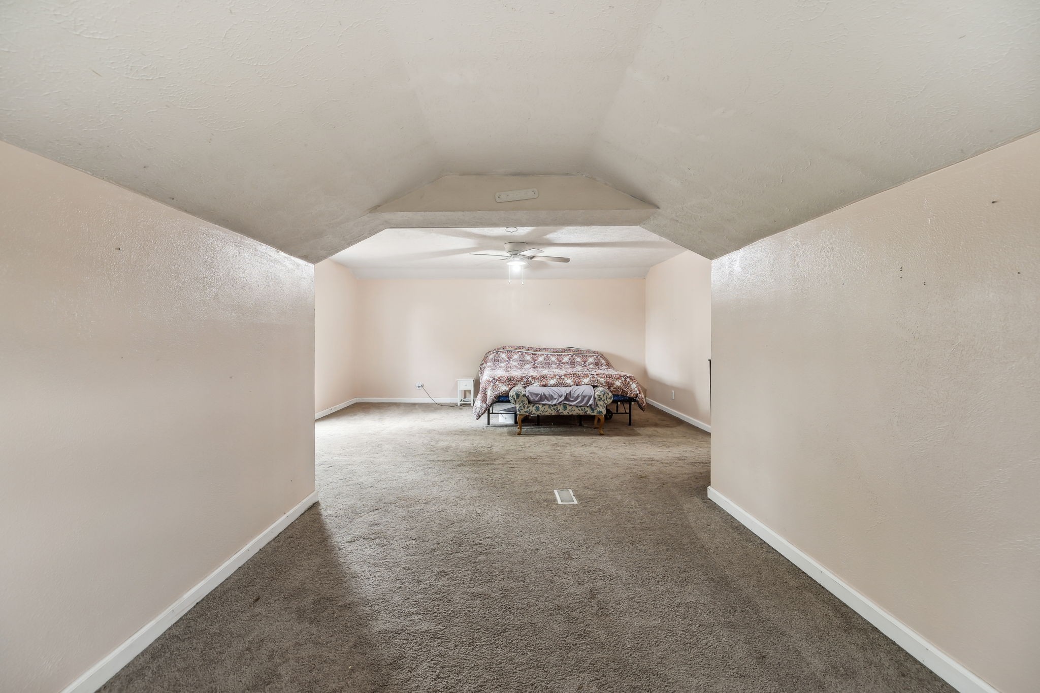 945 Sheehy Rd