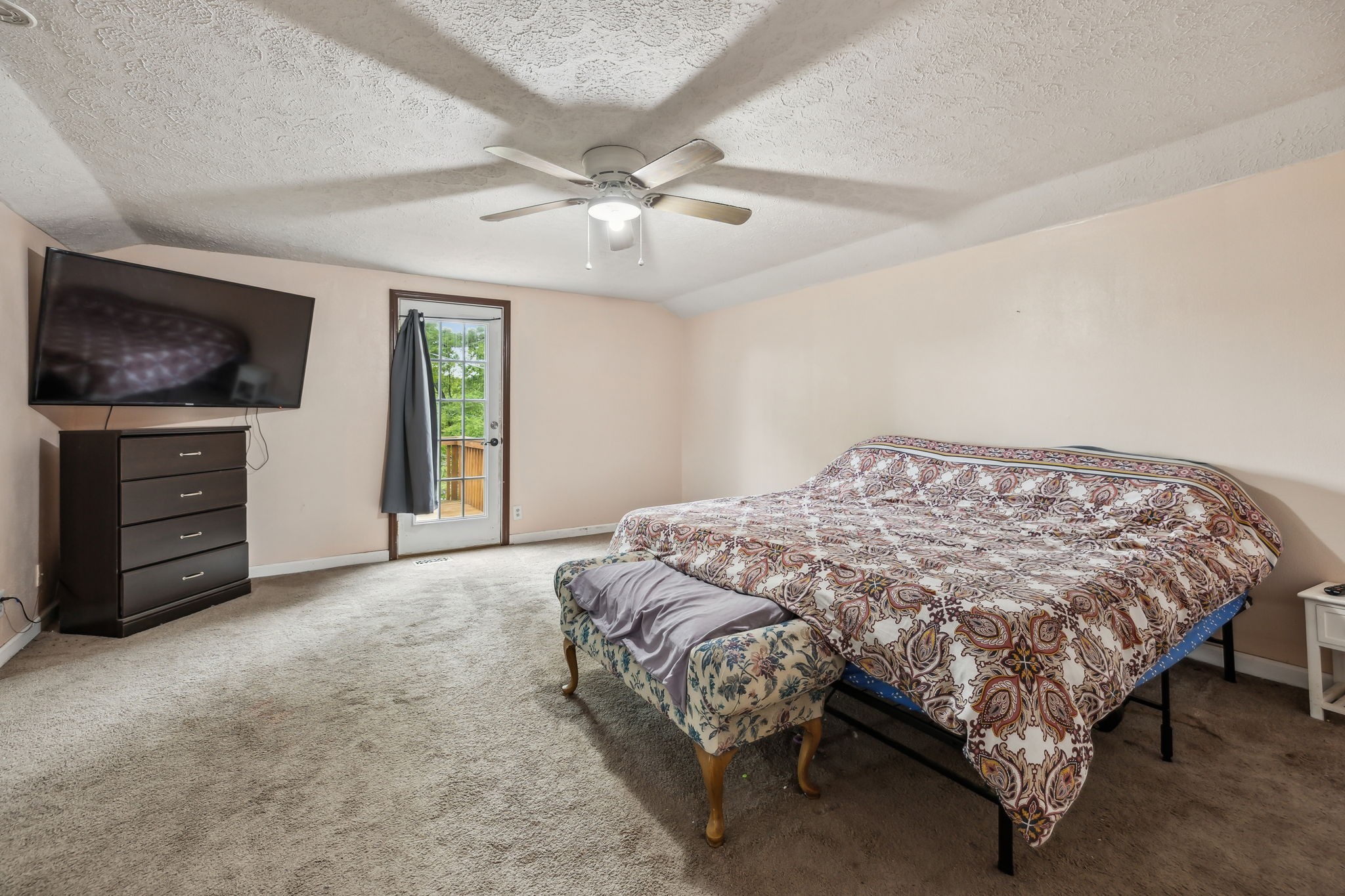 945 Sheehy Rd