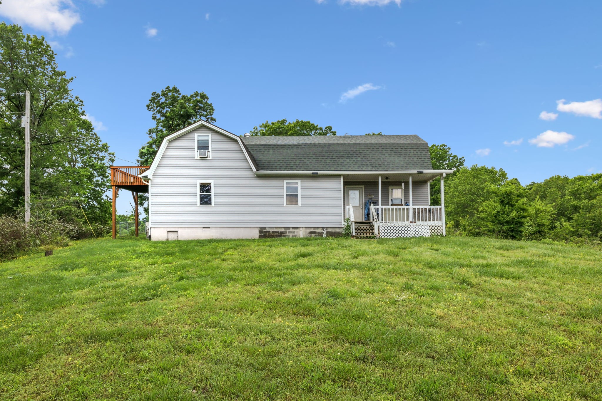 945 Sheehy Rd