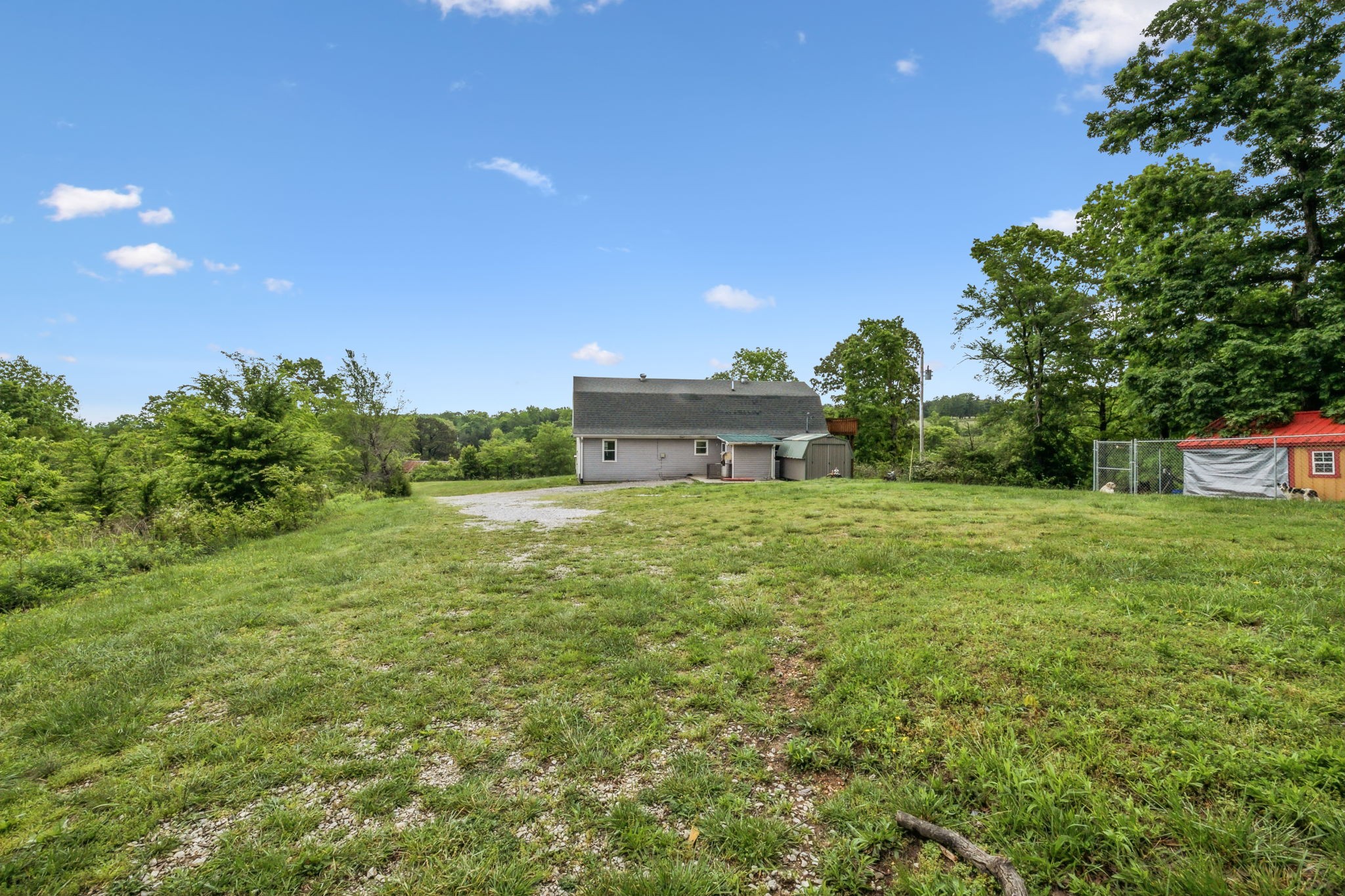 945 Sheehy Rd
