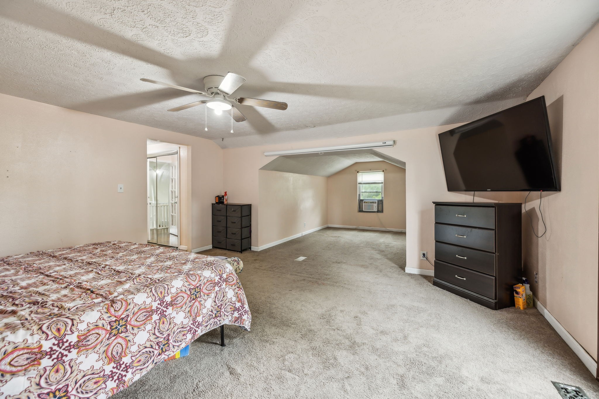 945 Sheehy Rd