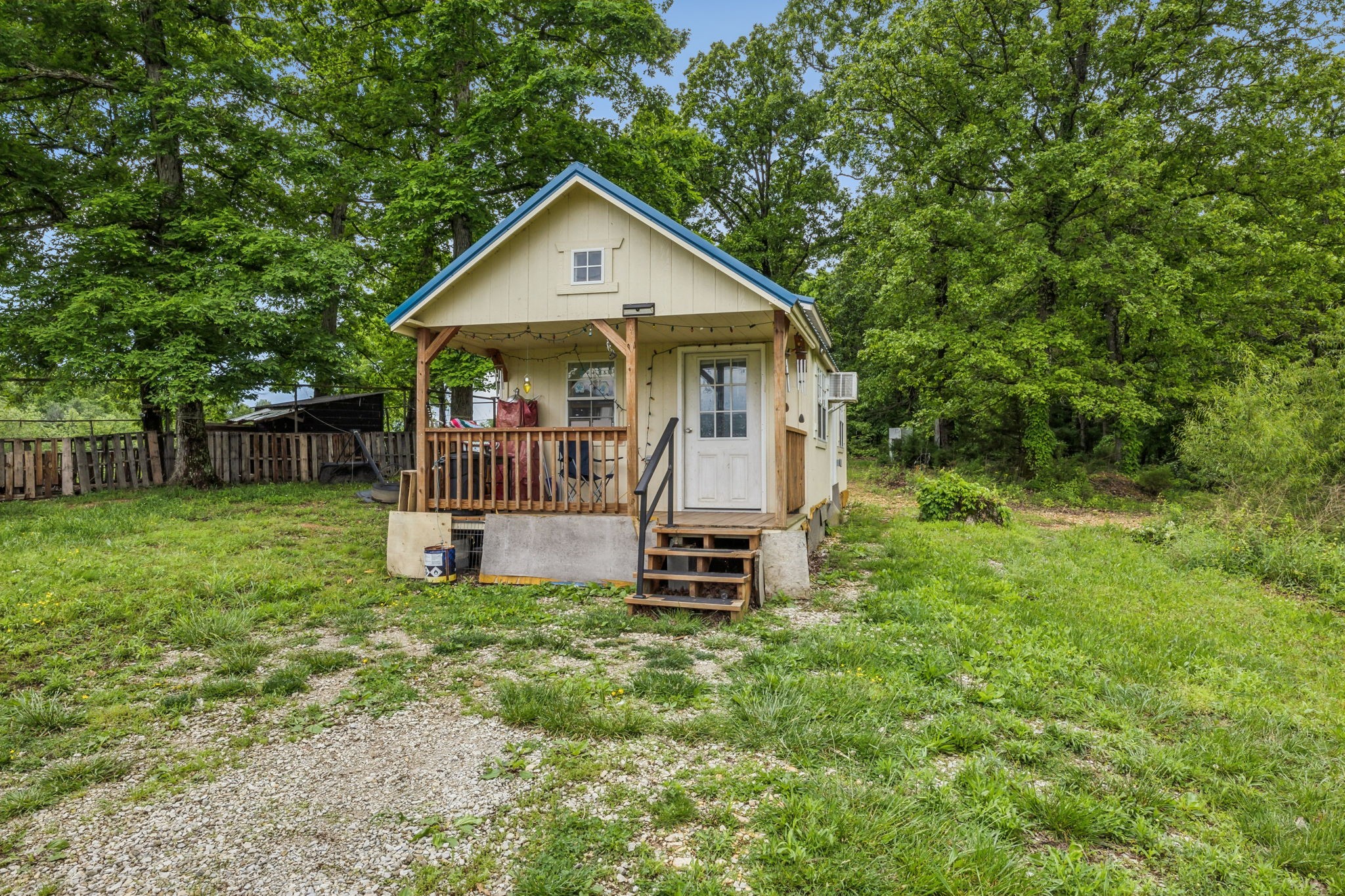 945 Sheehy Rd