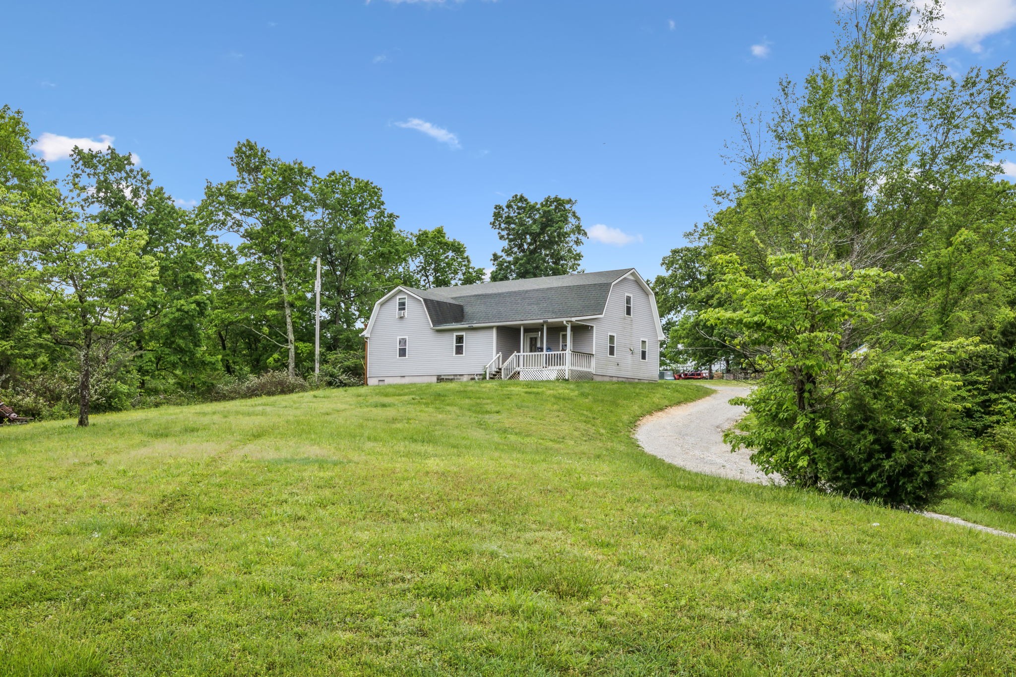 945 Sheehy Rd