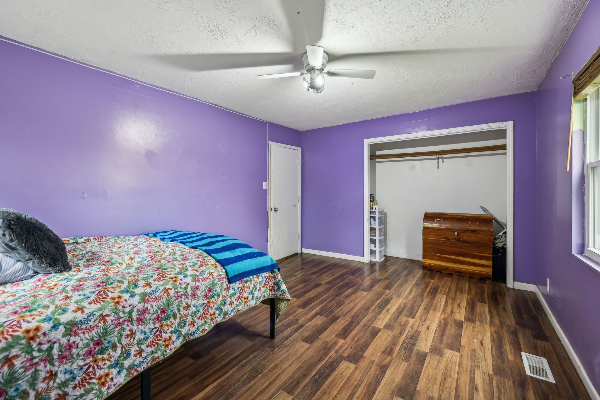 945 Sheehy Rd