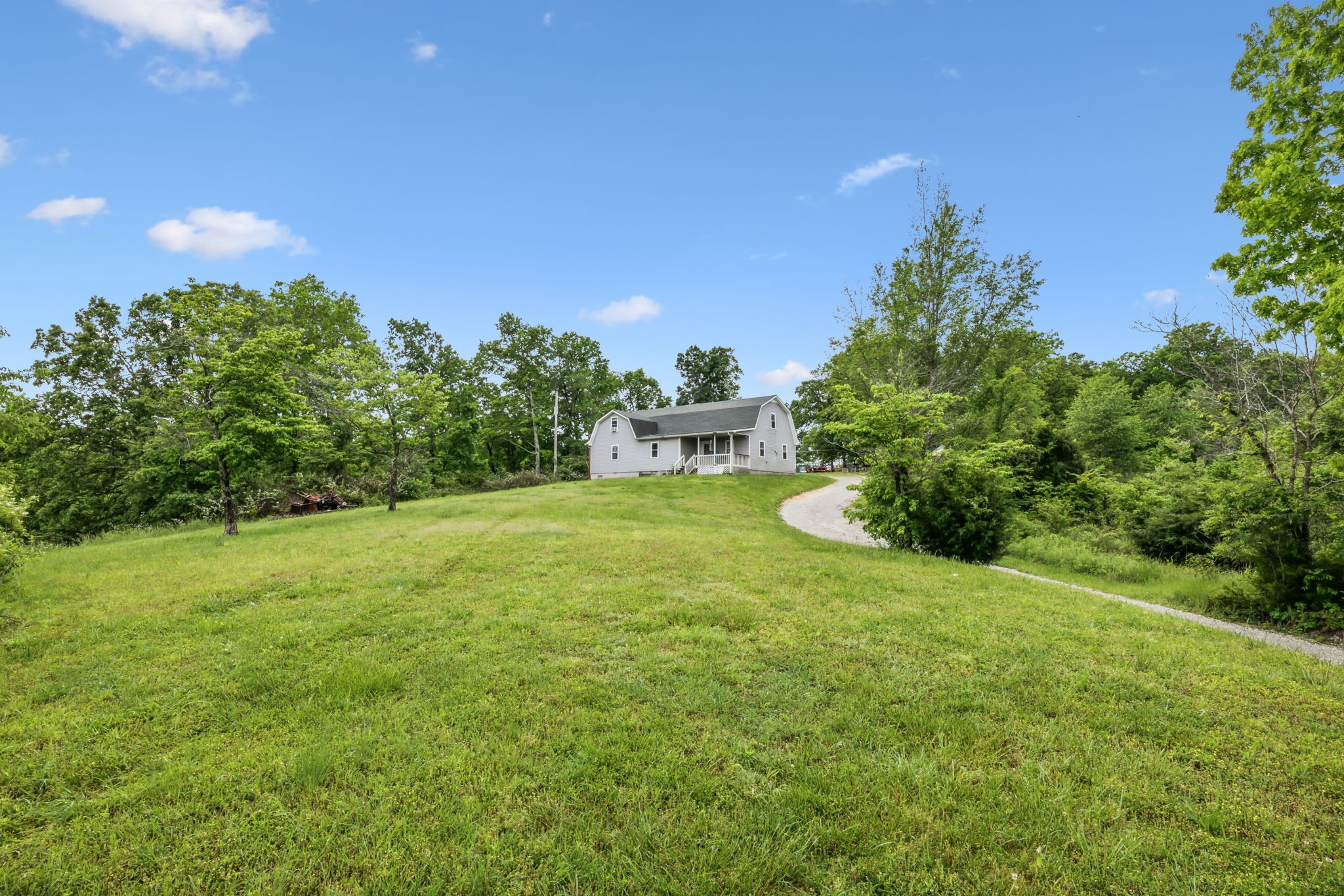 945 Sheehy Rd