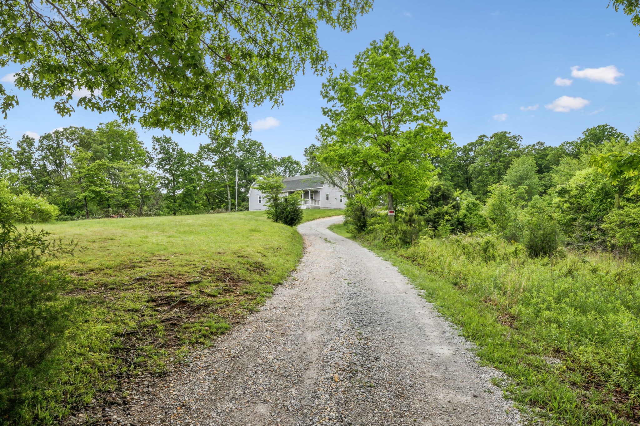 945 Sheehy Rd