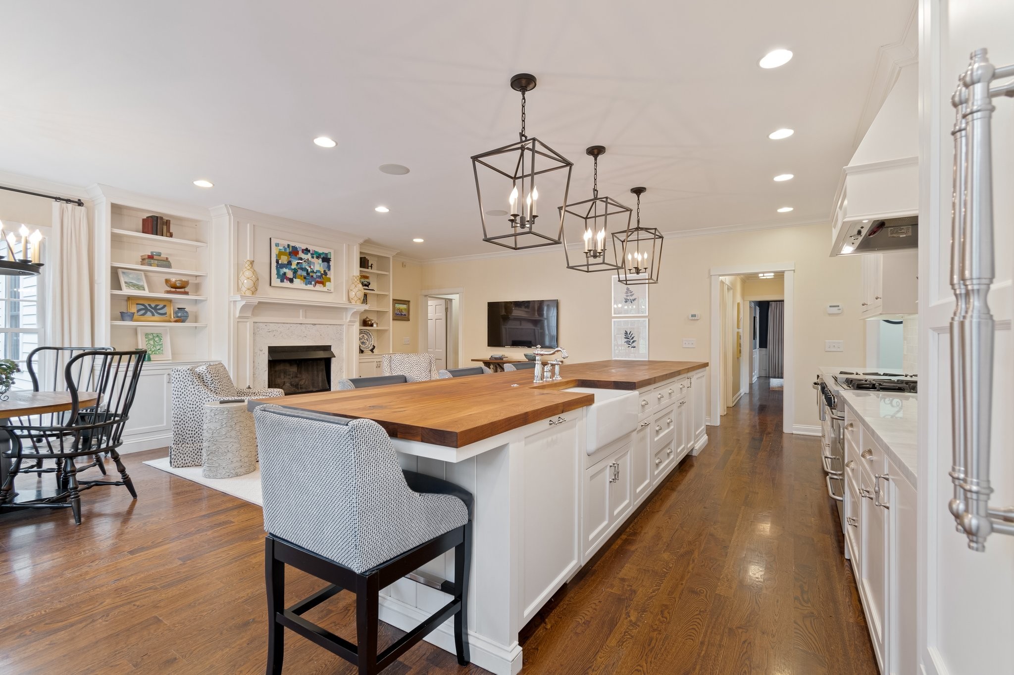 1202 Nichol Ln