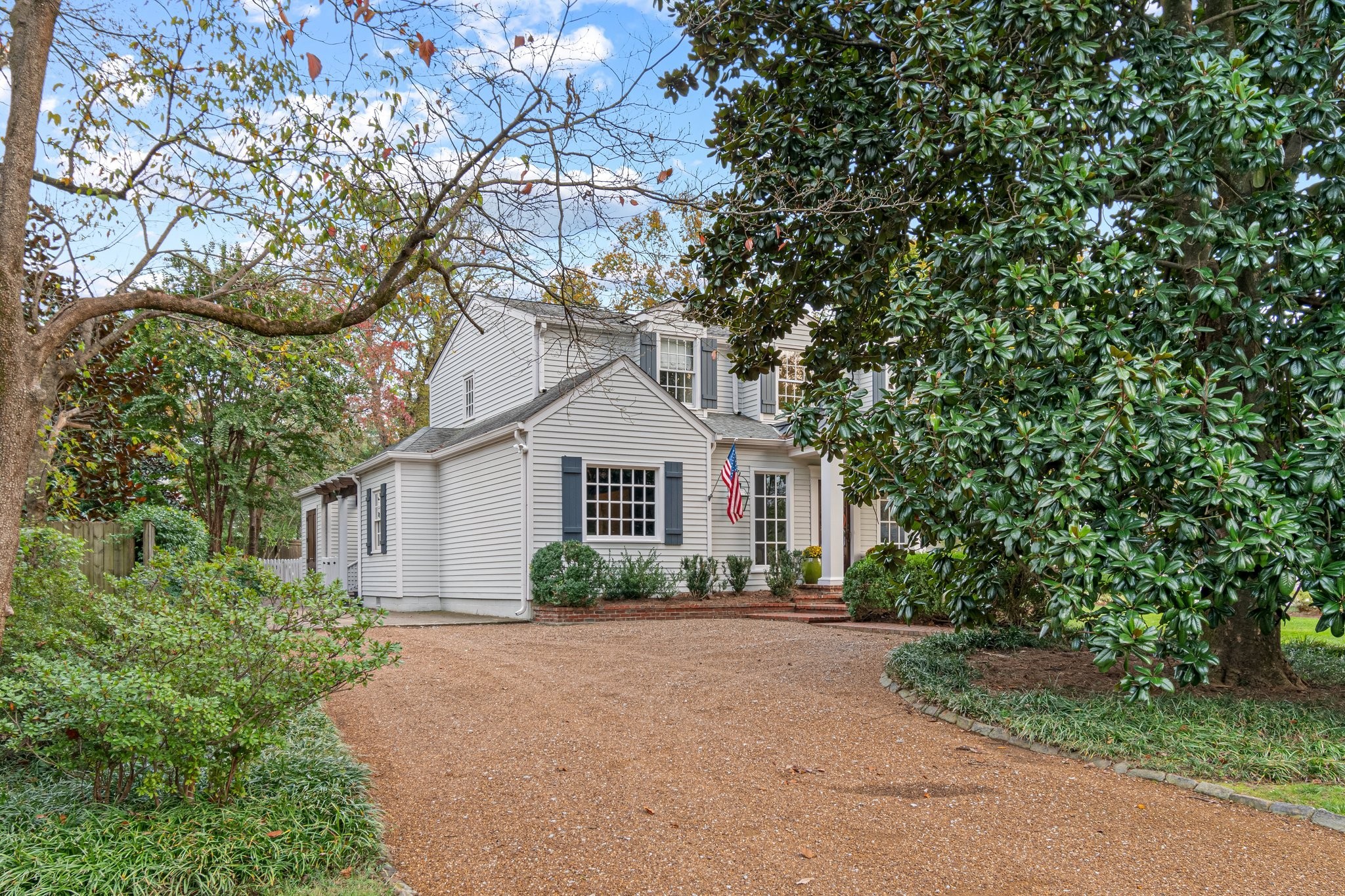 1202 Nichol Ln