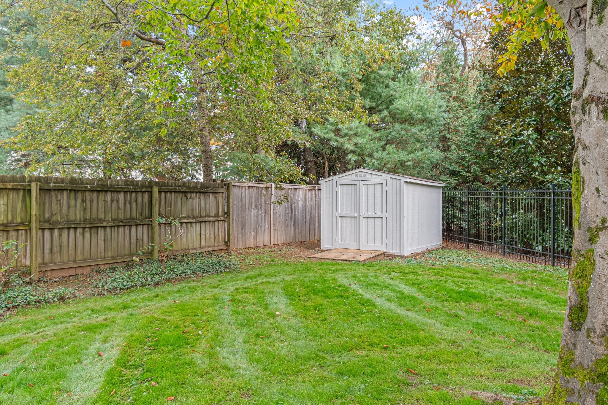 1202 Nichol Ln