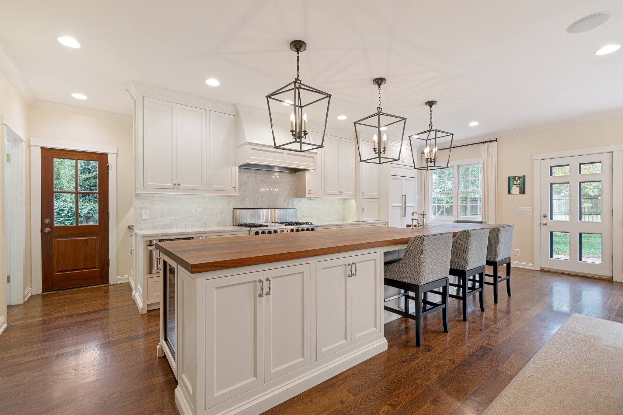1202 Nichol Ln