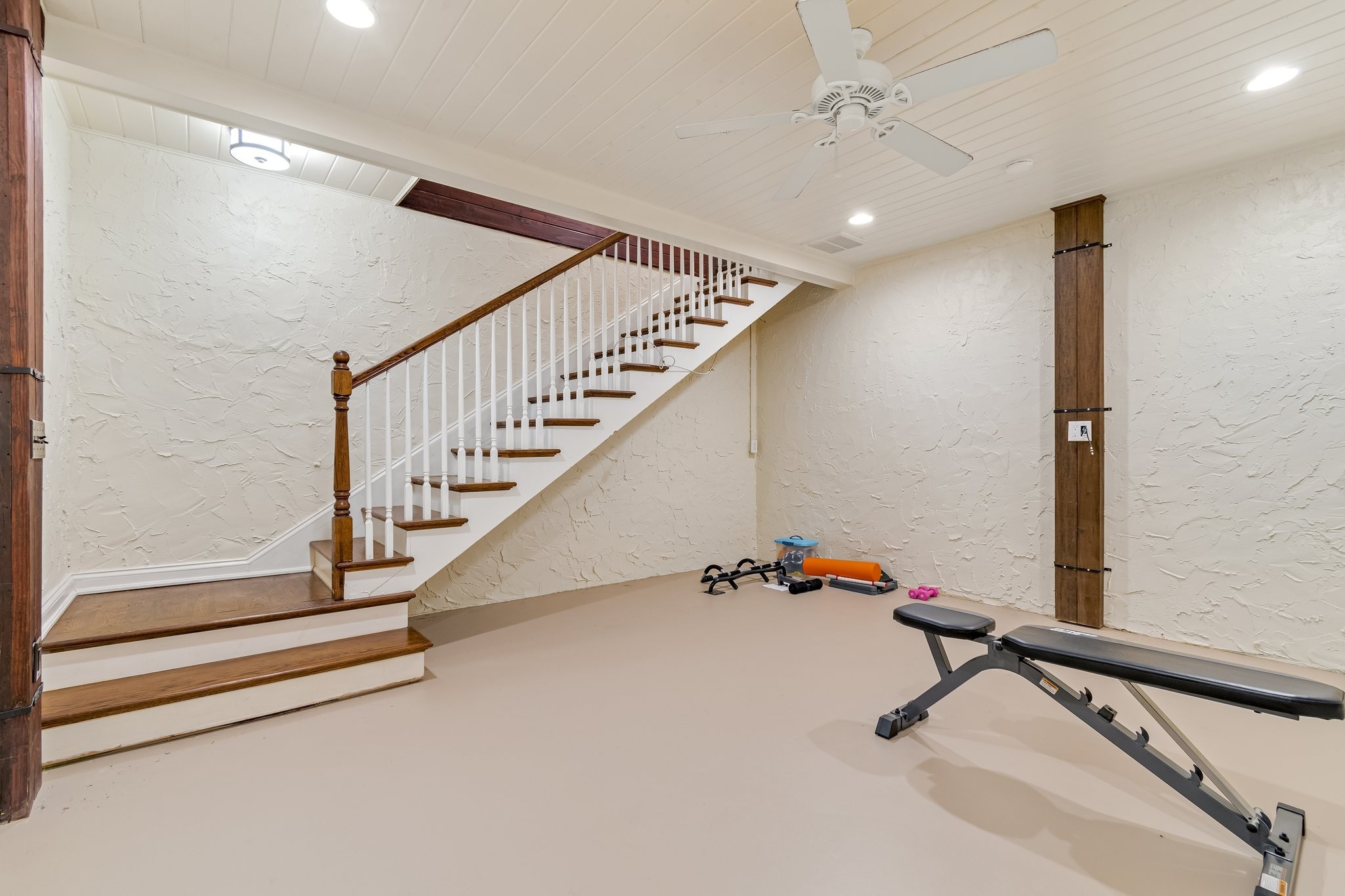 1202 Nichol Ln
