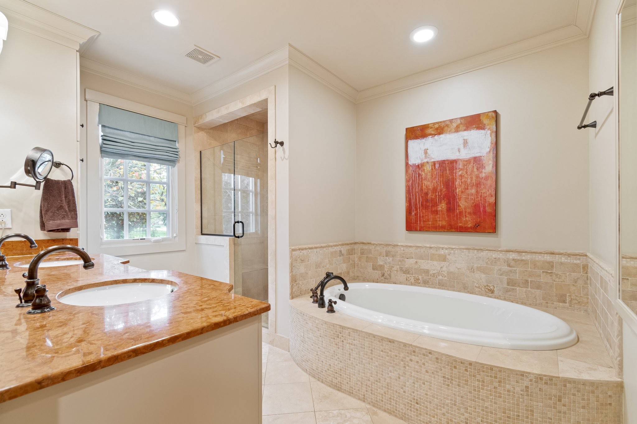 1202 Nichol Ln