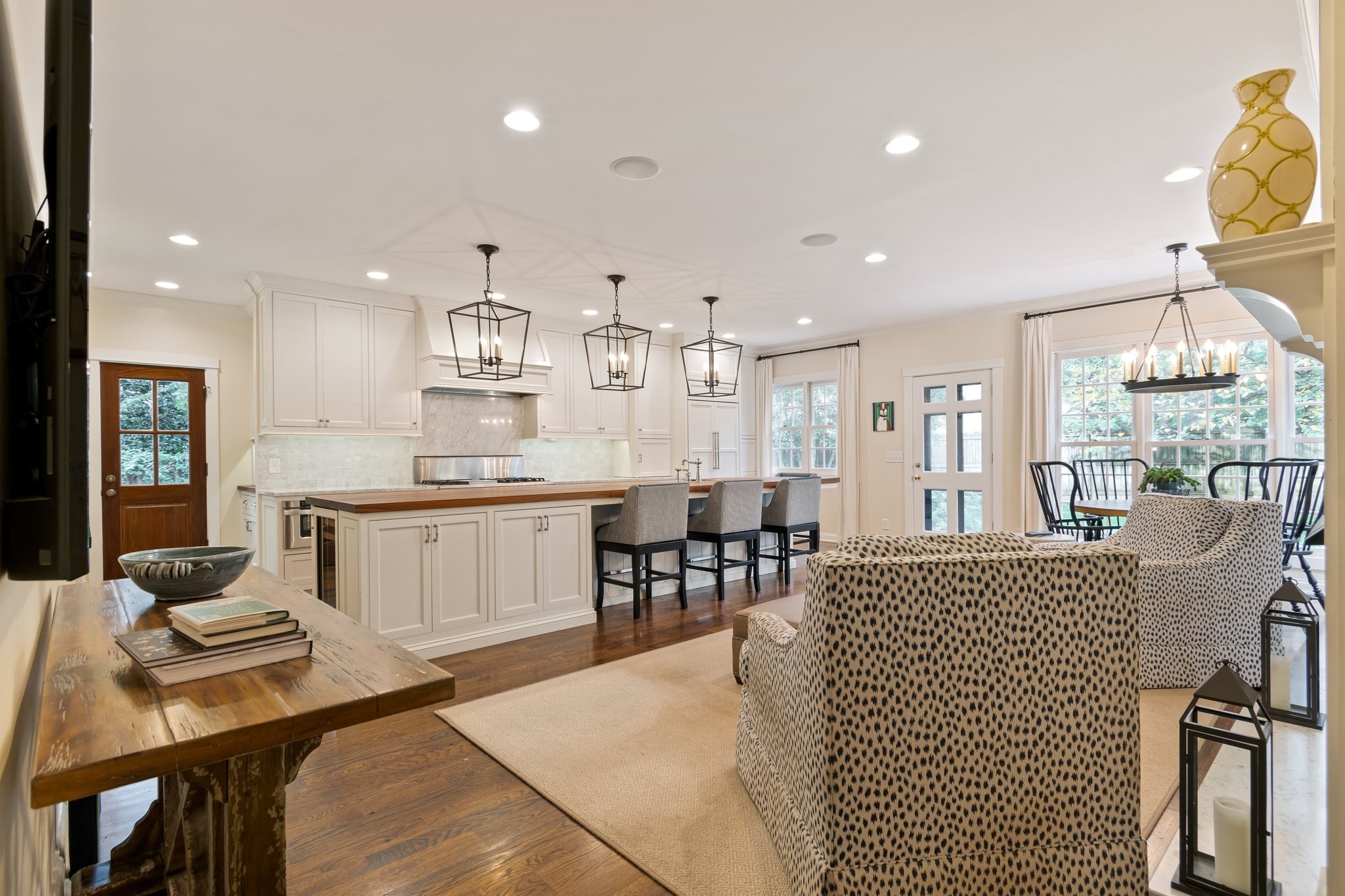 1202 Nichol Ln